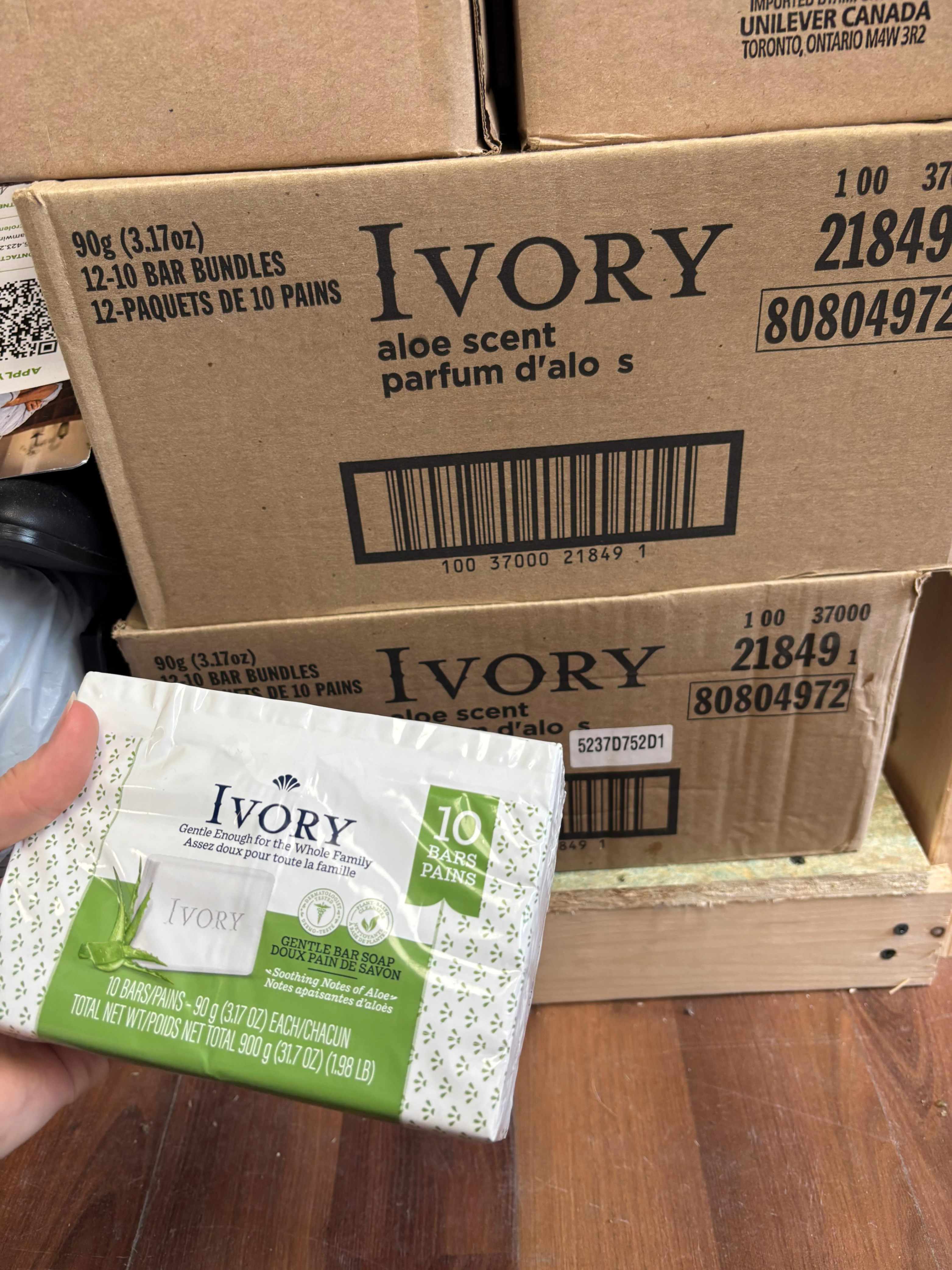 Ivory Aloe Bar Soap 10-Pack - $5 I Full Case $50