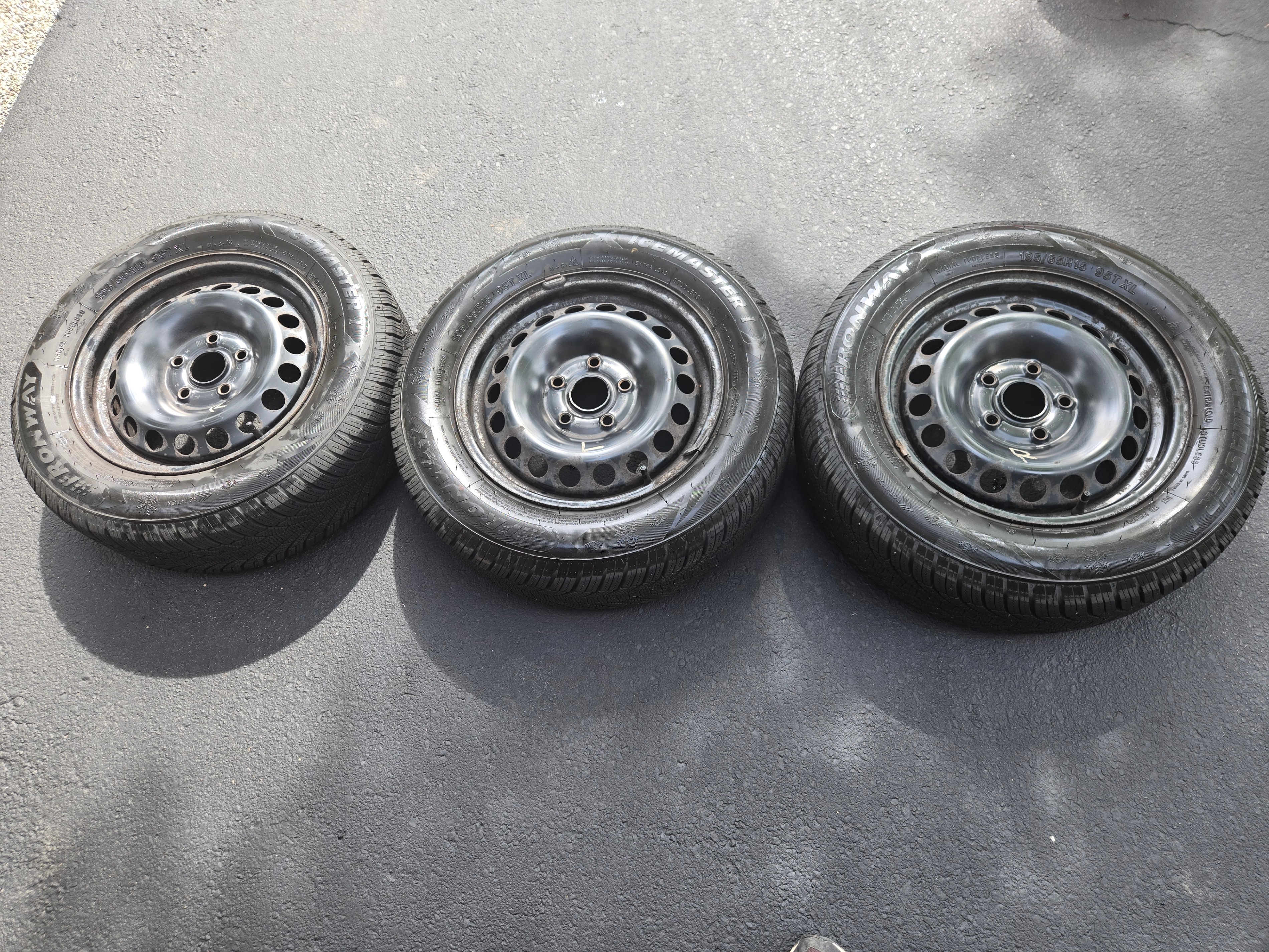 195/65 R15 winter tire set on steel rims - photo 4