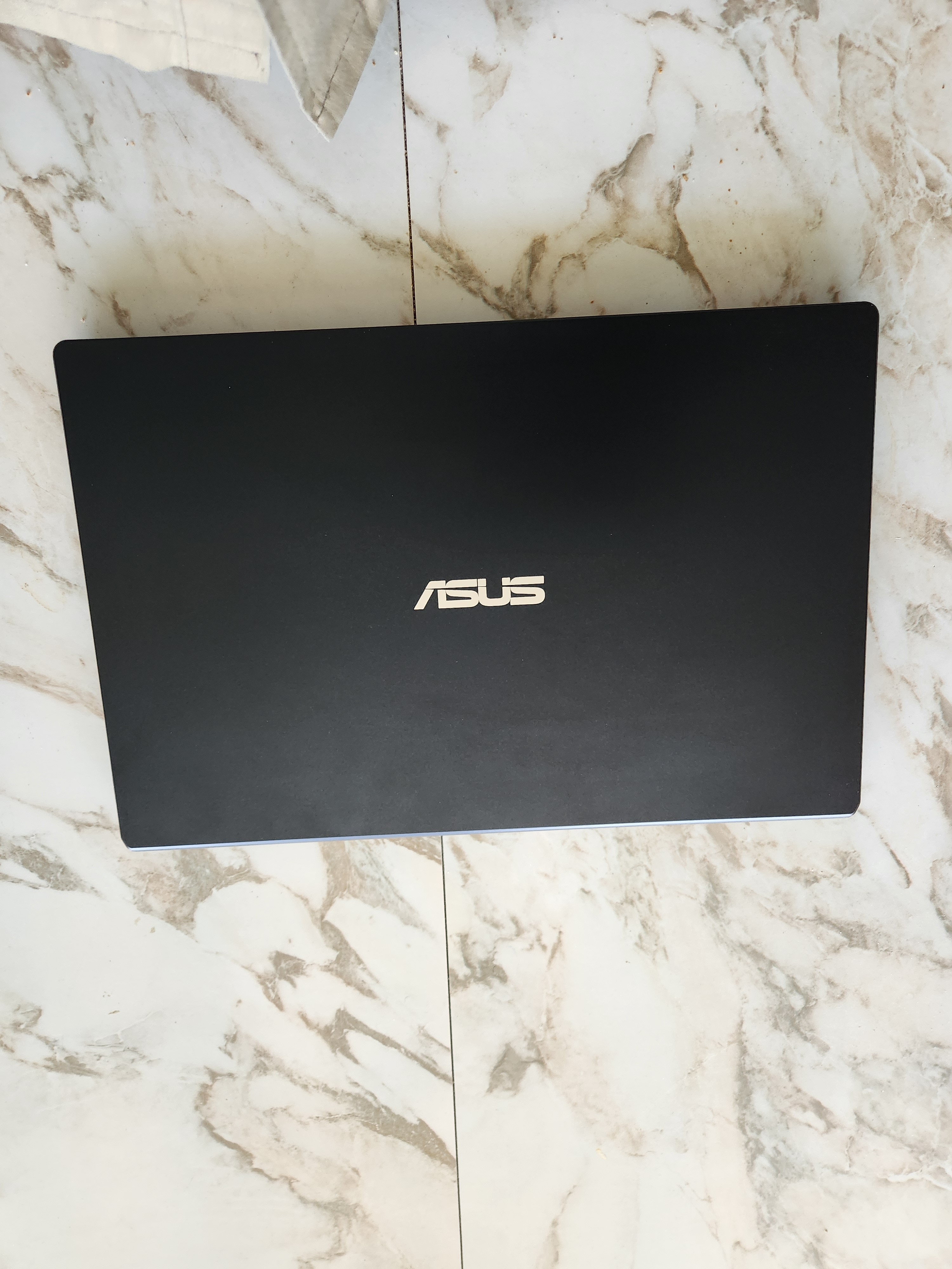ASUS Laptop - photo 2