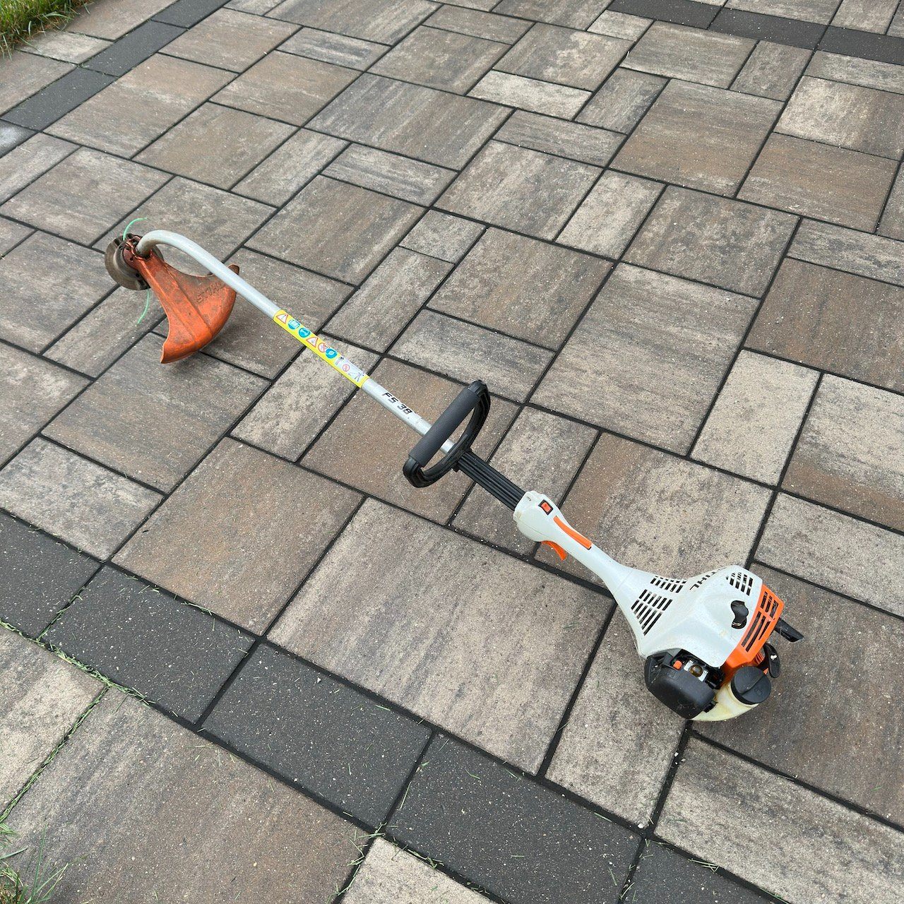 Stihl FS 38 Gas String Trimmer with AutoCut 5-2 Head