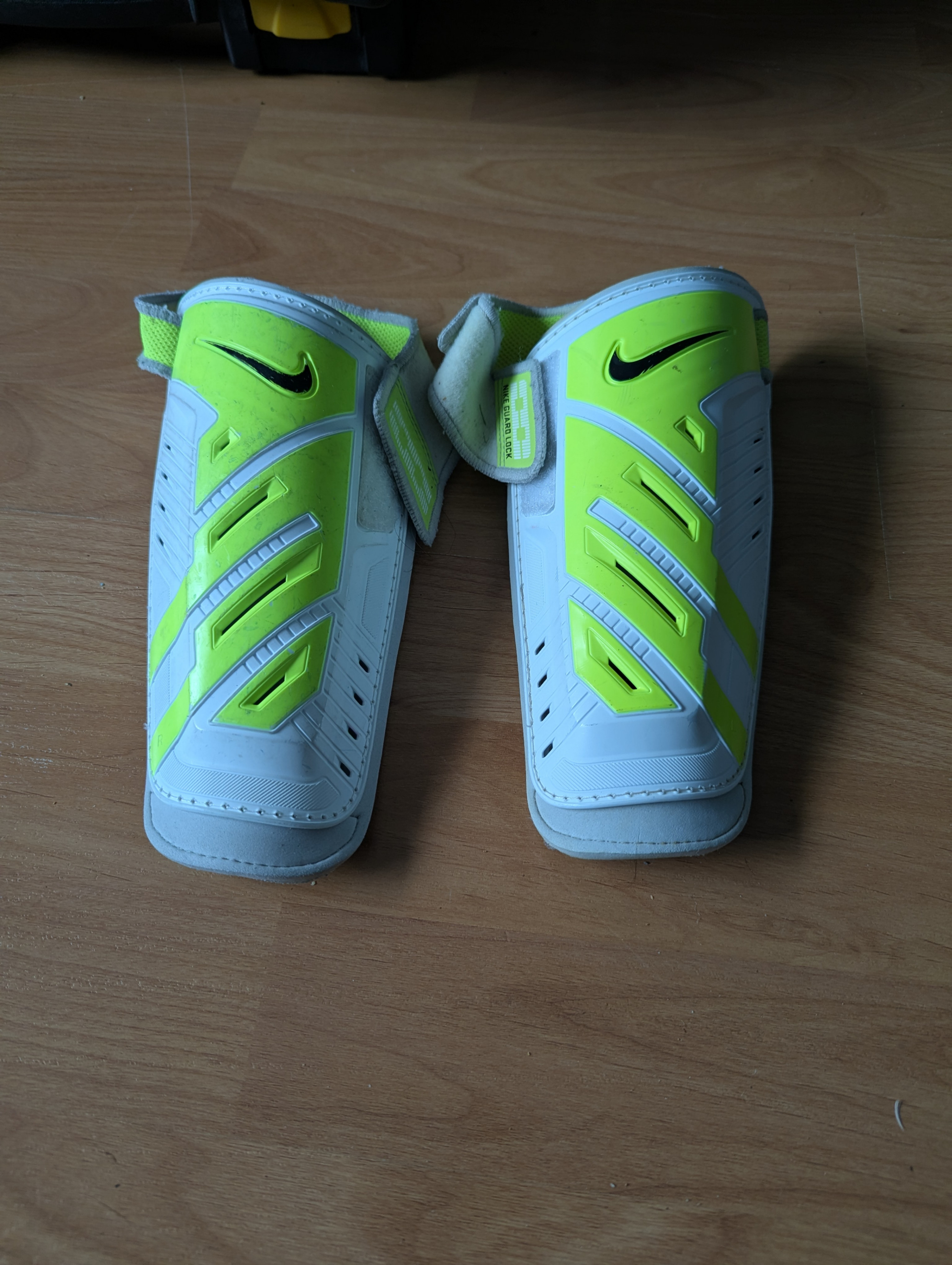 Youth Soccer Shin Pads ( C Ad 4 Prices) - photo 2