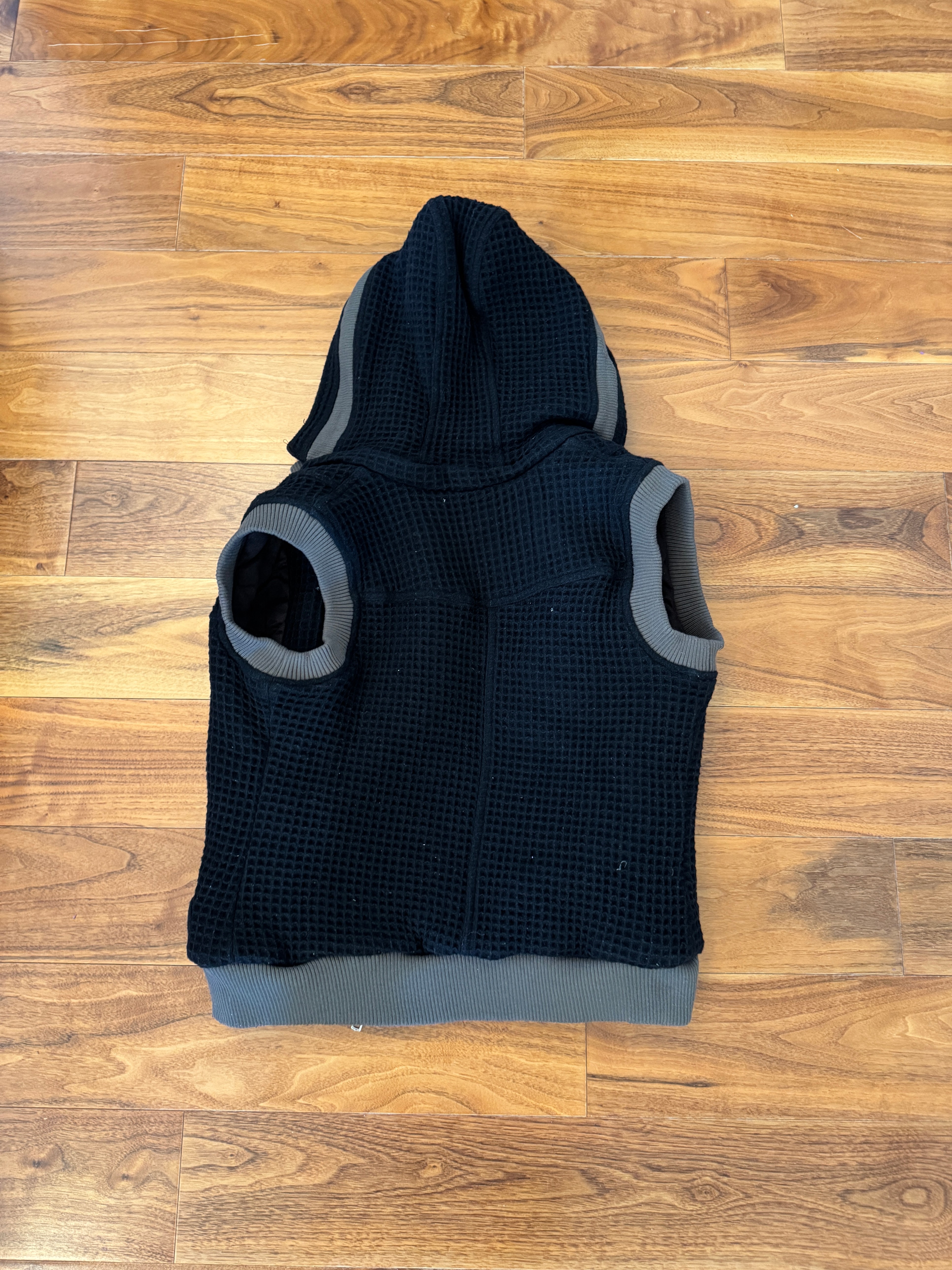 Black and Grey Vest with Hood - photo 2