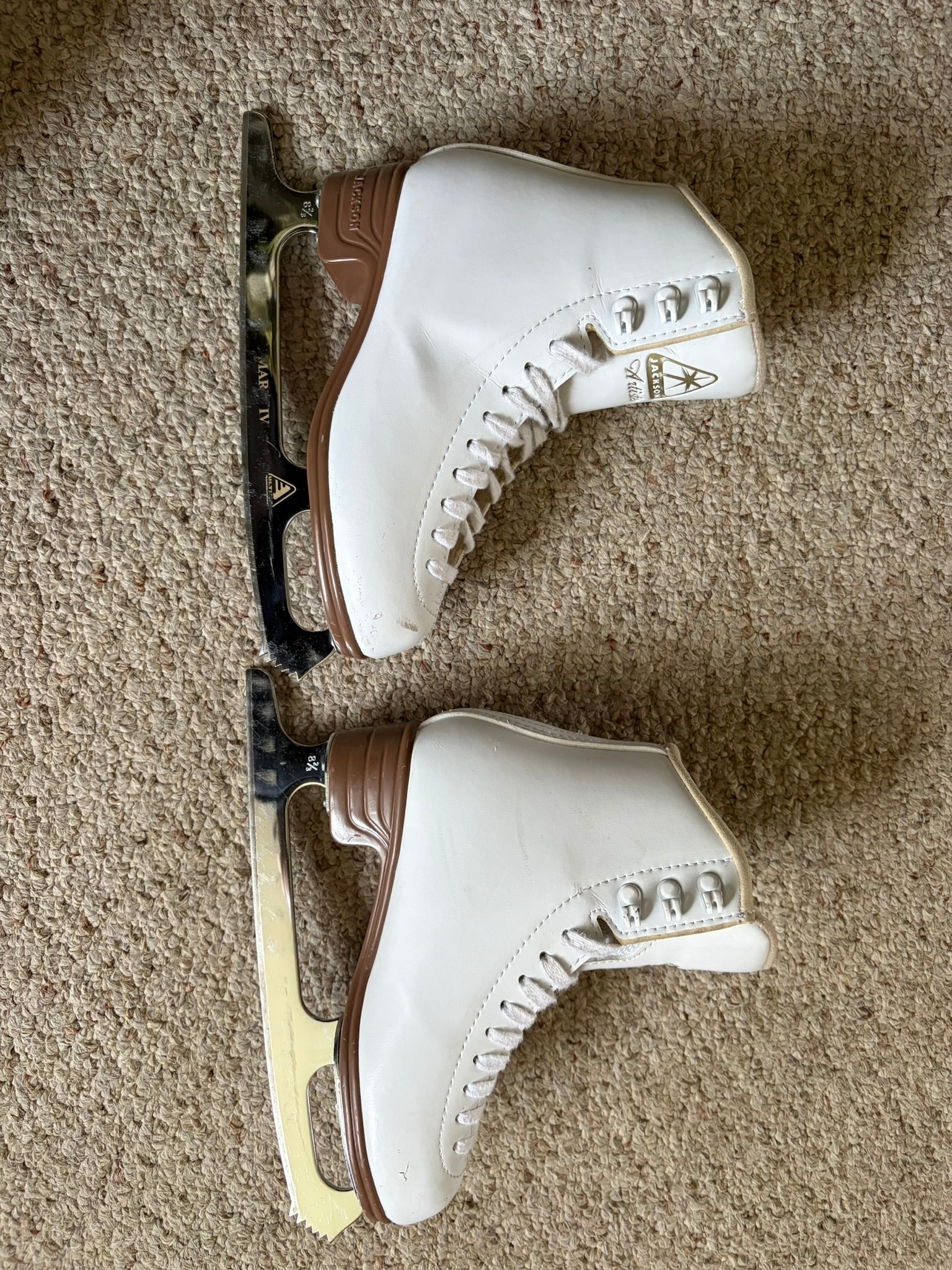 ⛸️ JACKSON ARTISTE FIGURE SKATES — JUNIOR SIZE 3 — $75 ⛸️ - photo 3