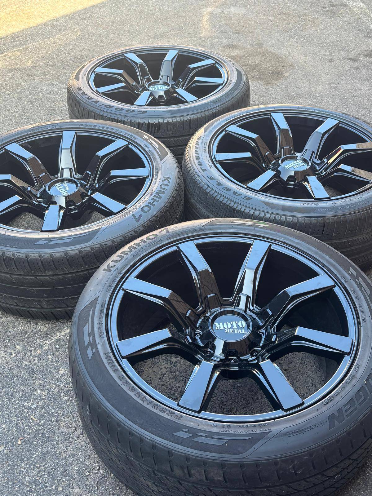 NEW 22"MotoMetal(6x135/6x139)+Uses tires-F150/Tahoe/Sierra/Silv - photo 2