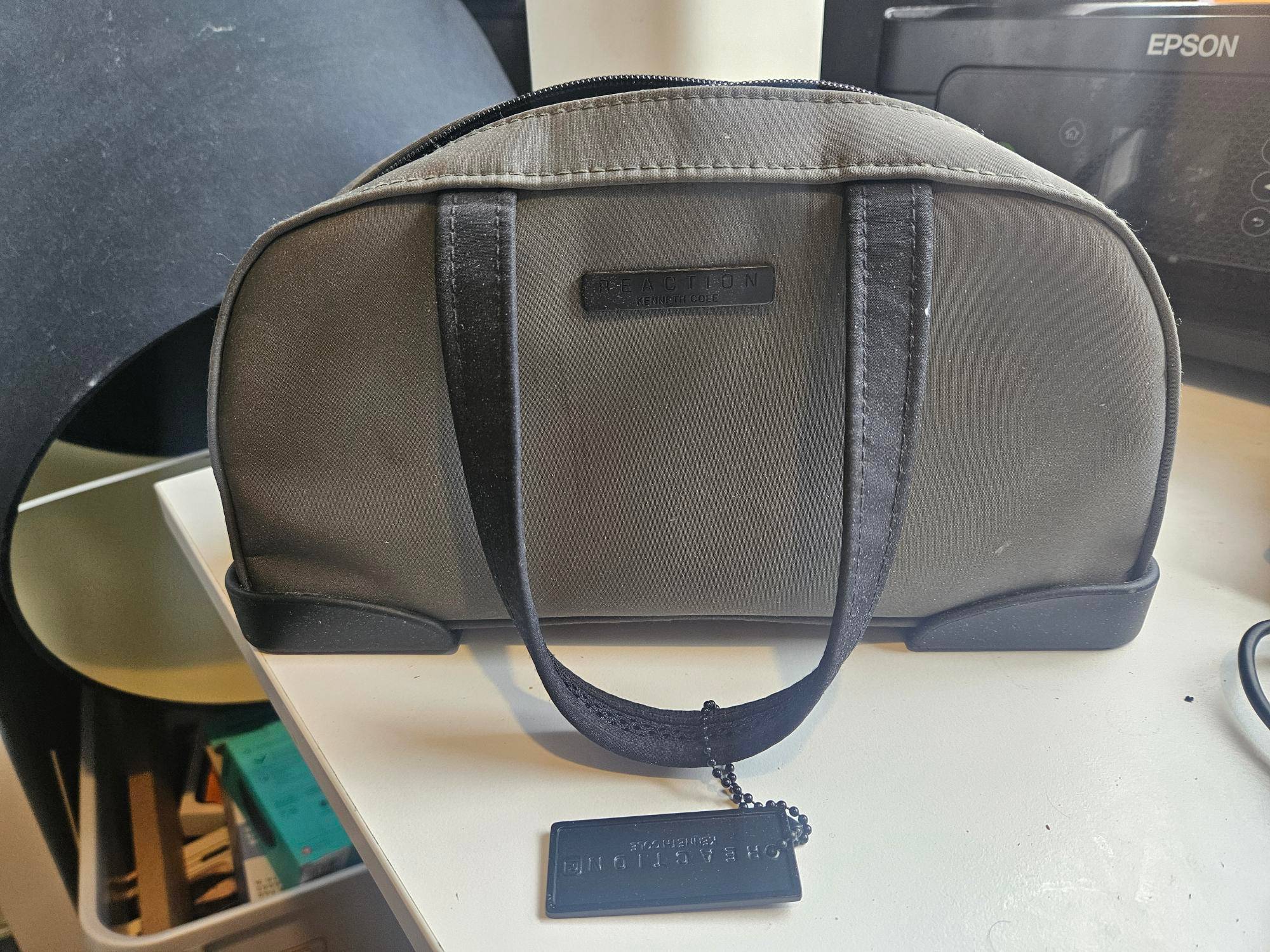 NEW Kenneth Cole Reaction Toiletry Bag - $20