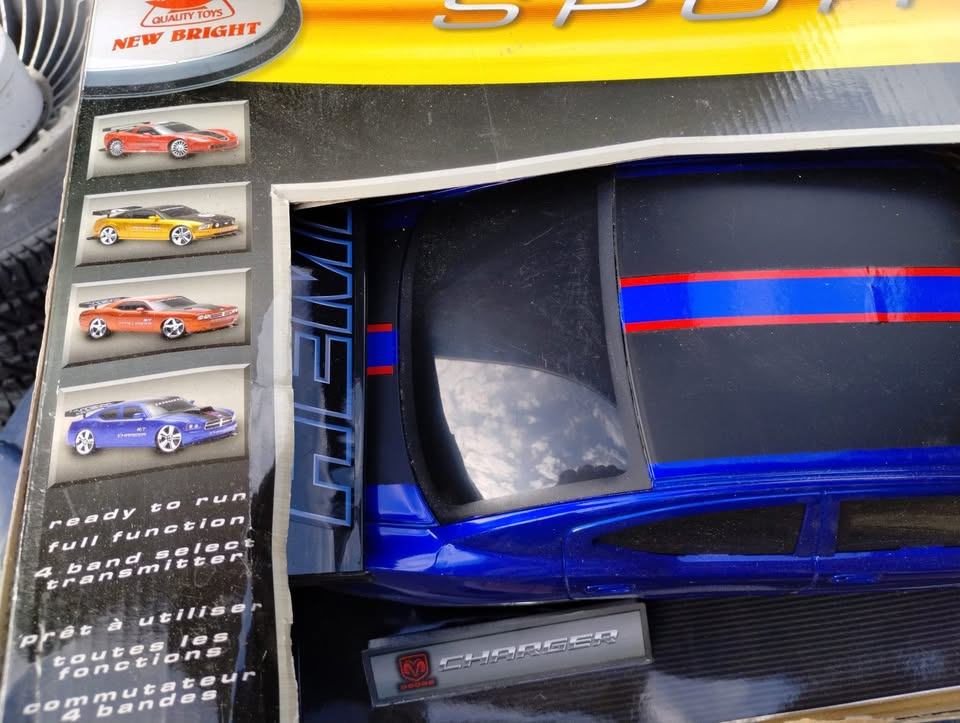New Bright Industrial Co. Dodge Charger R/T Hemi 9.6V Remote - photo 3