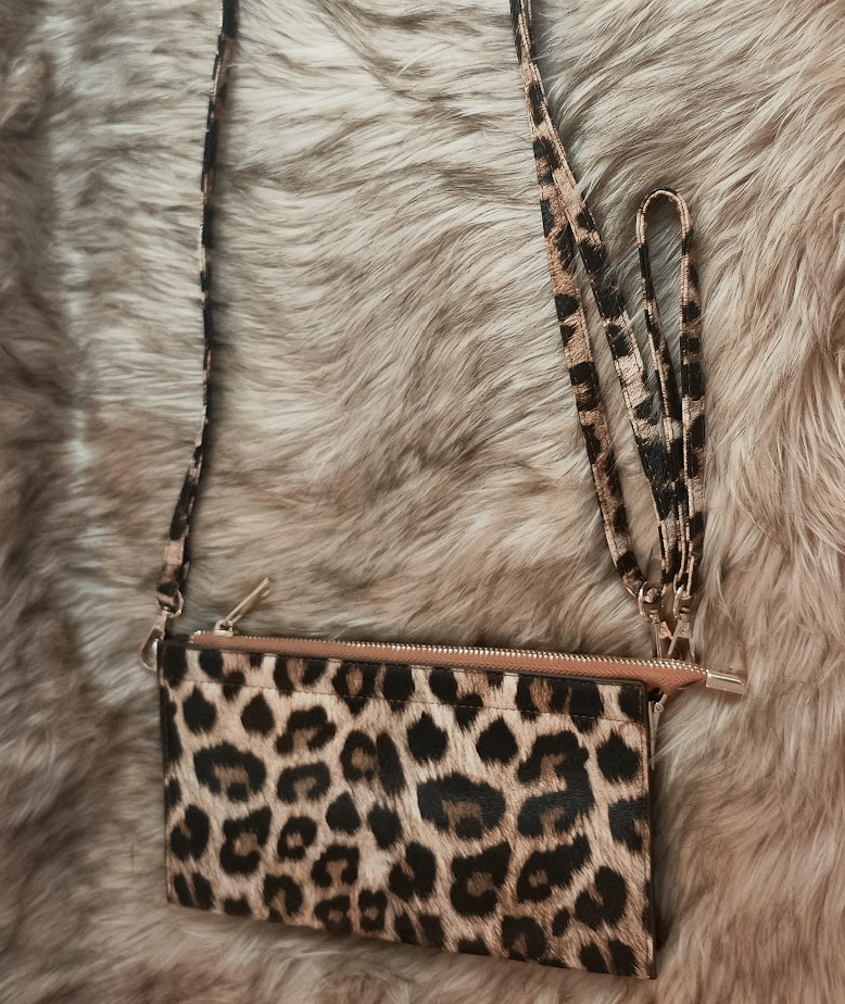 Chic Leopard Print Vegan Crossbody Wristlet - photo 5