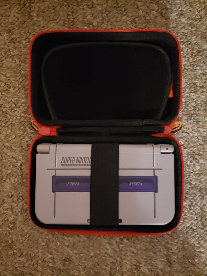 Nintendo 3DS XL Special Limited Edition SNES Super Nintendo.