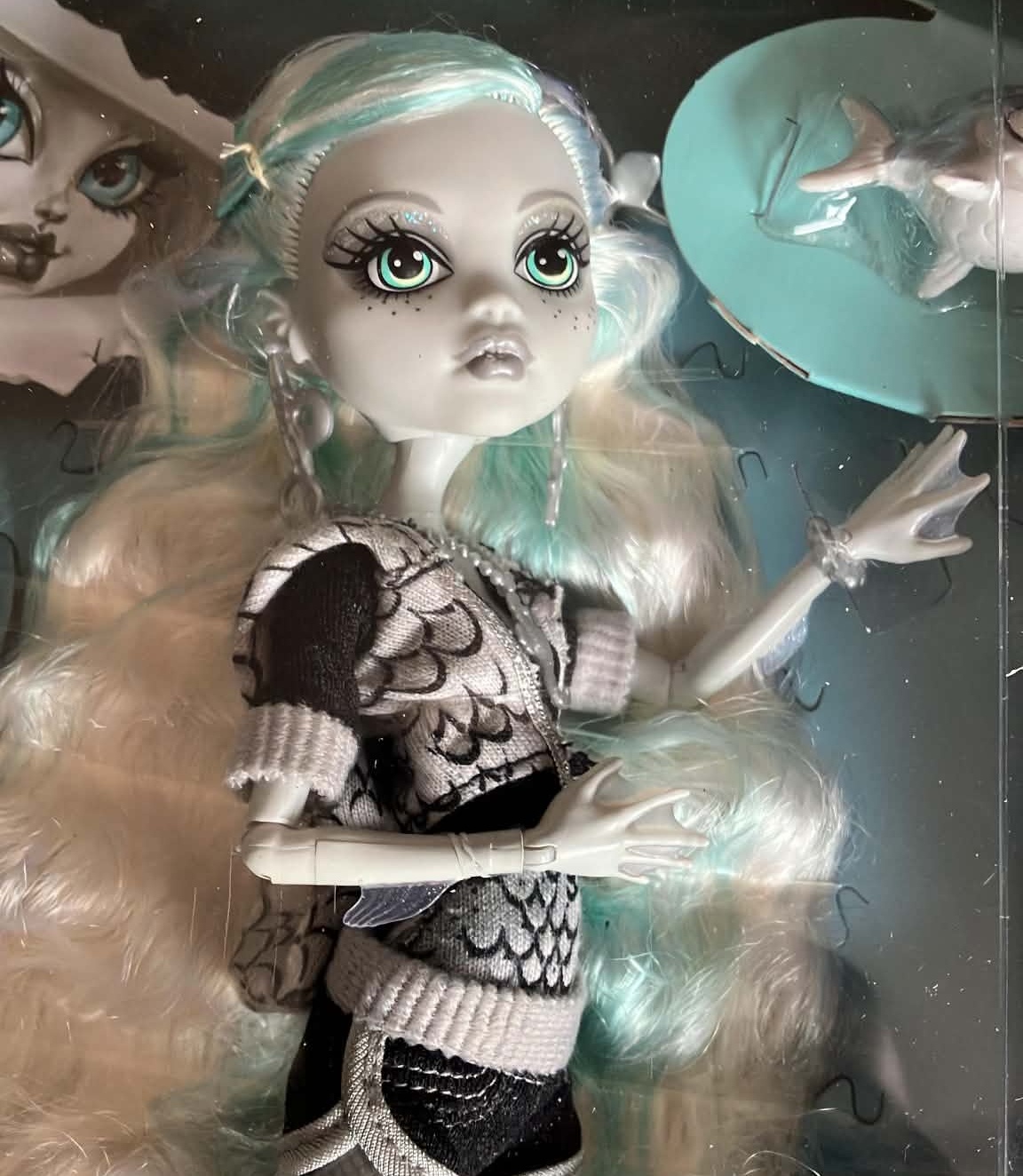 Monster High Reel Drama Doll, Lagoona Blue in Black and White - photo 2