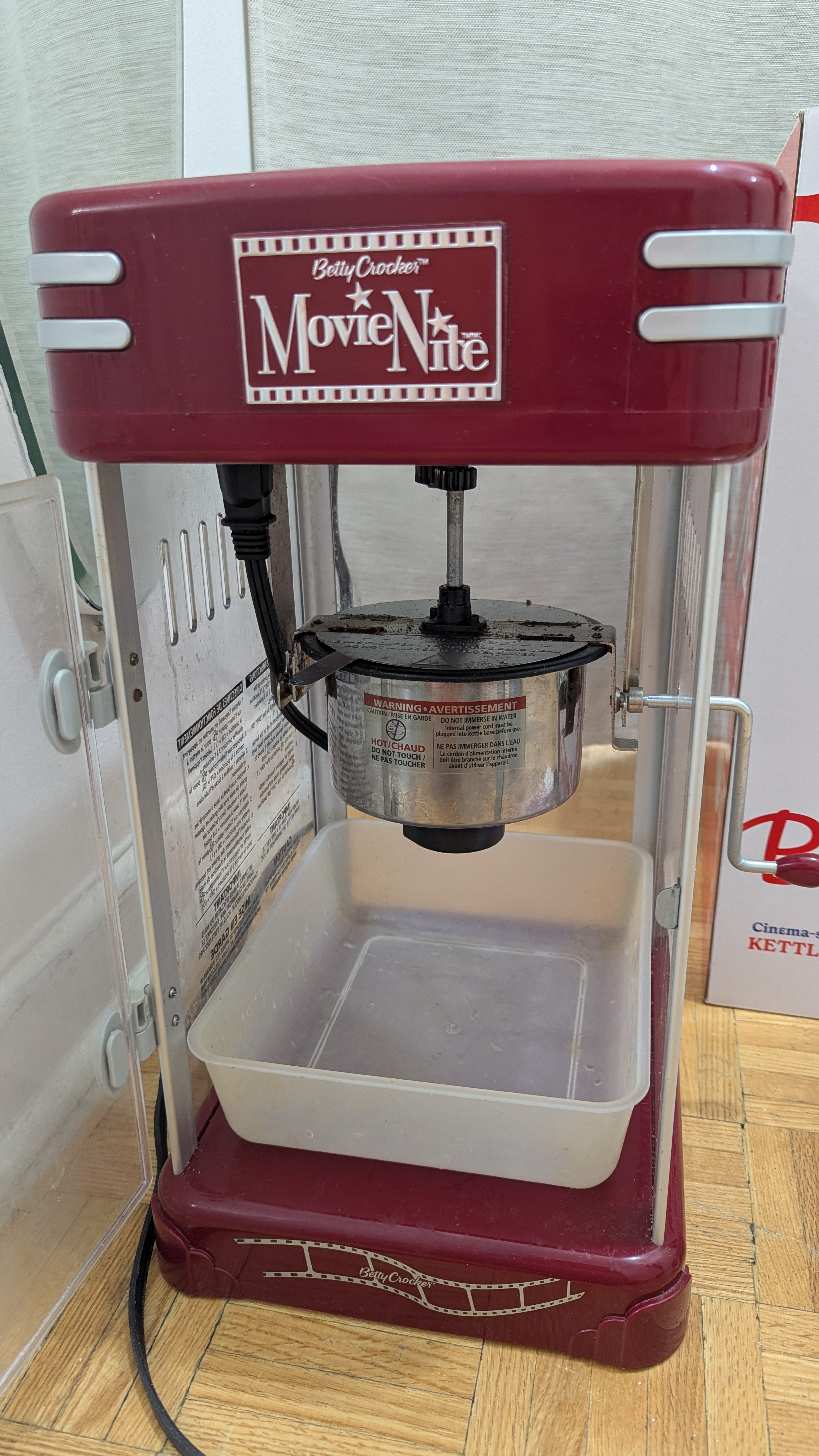 Used Betty Crocker Movie Nite Cinema-Style Kettle Popcorn Maker - photo 3