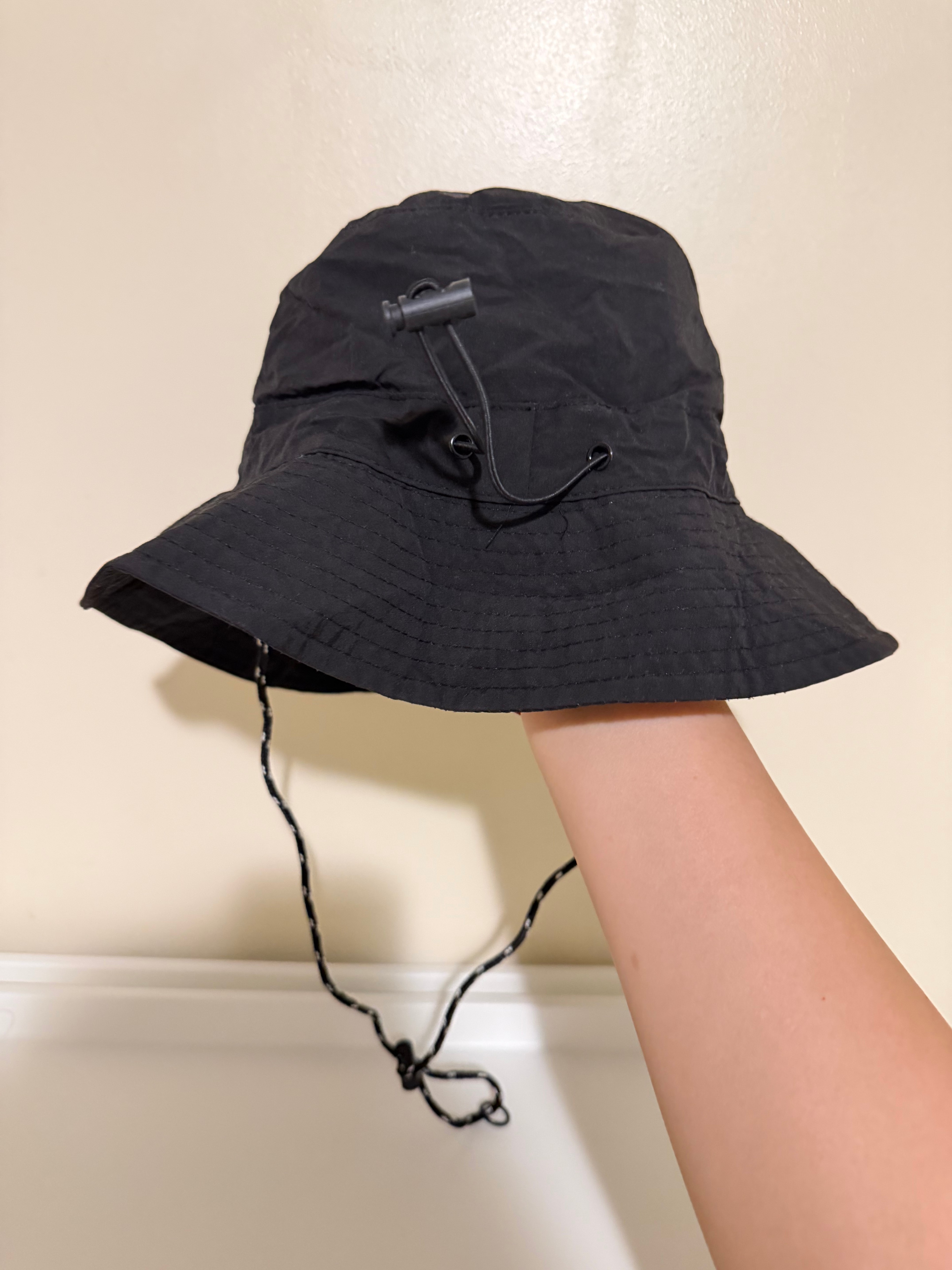 Black Packable Bucket Hat – Adjustable & Foldable
