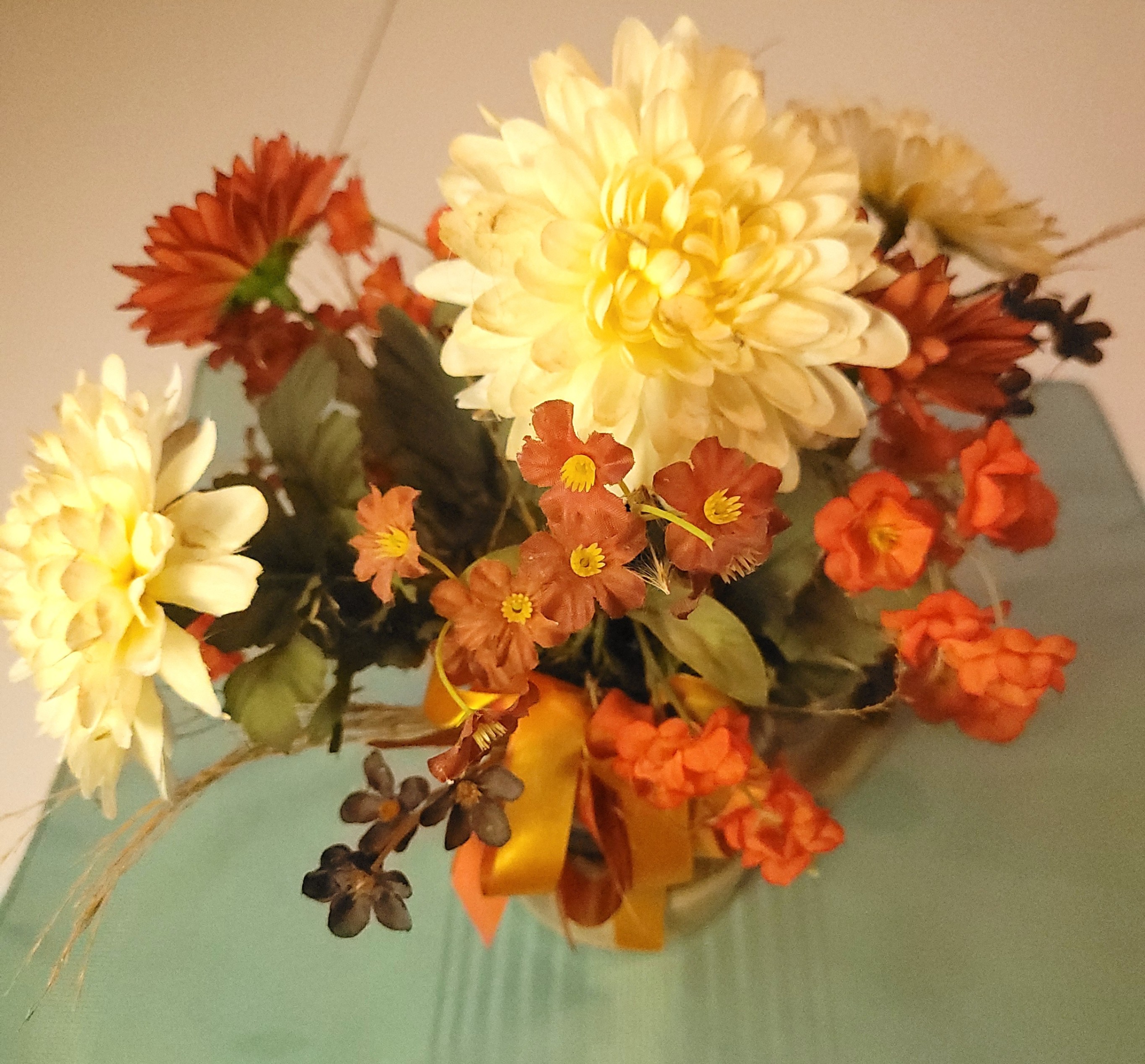 1970s Two-Tone Drip Glaze Mug Vase with Autumn Faux Floral - photo 3