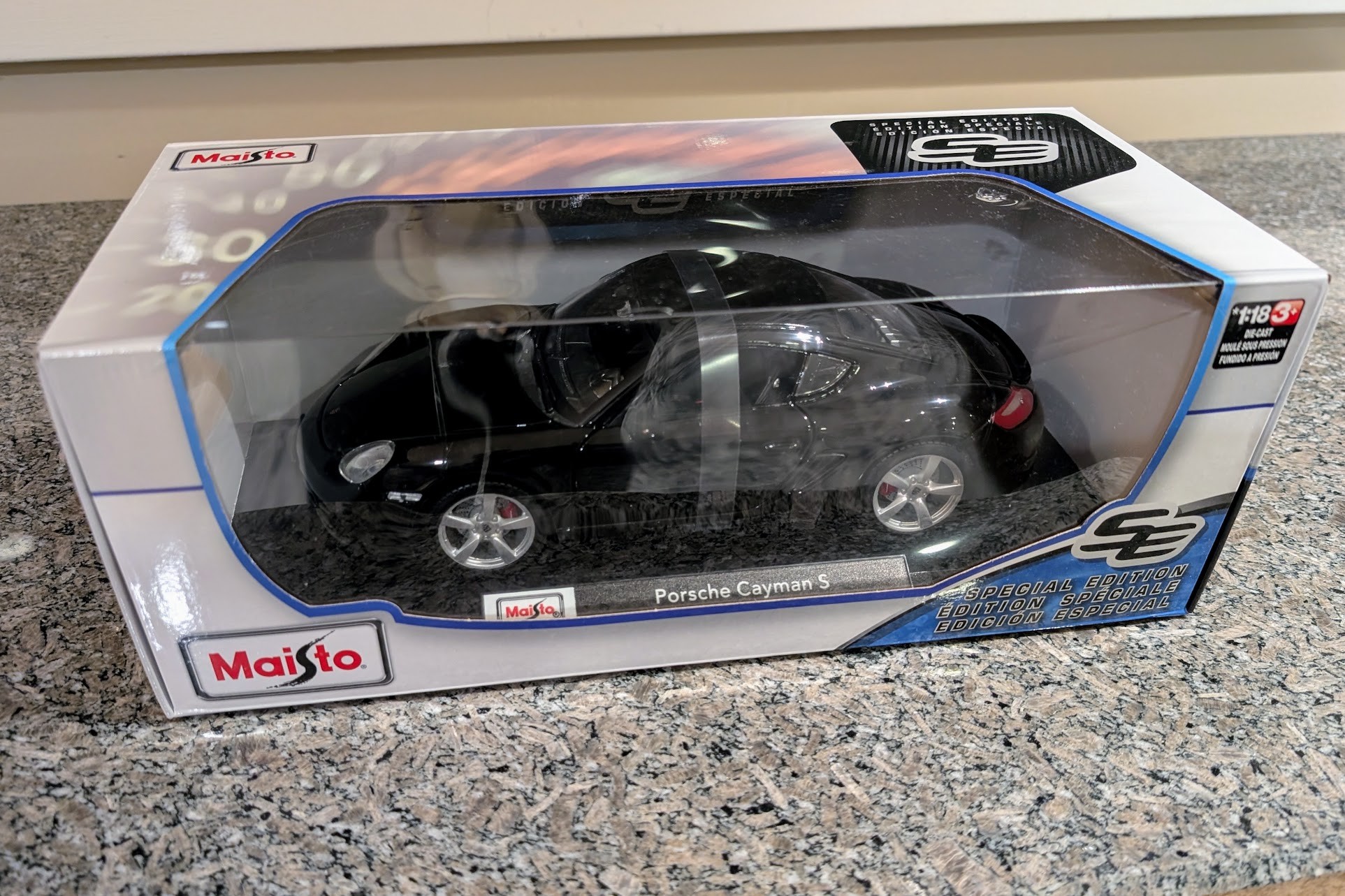 Maisto Porsche Cayman S Special Edition 1:18 Die-cast Car - photo 2