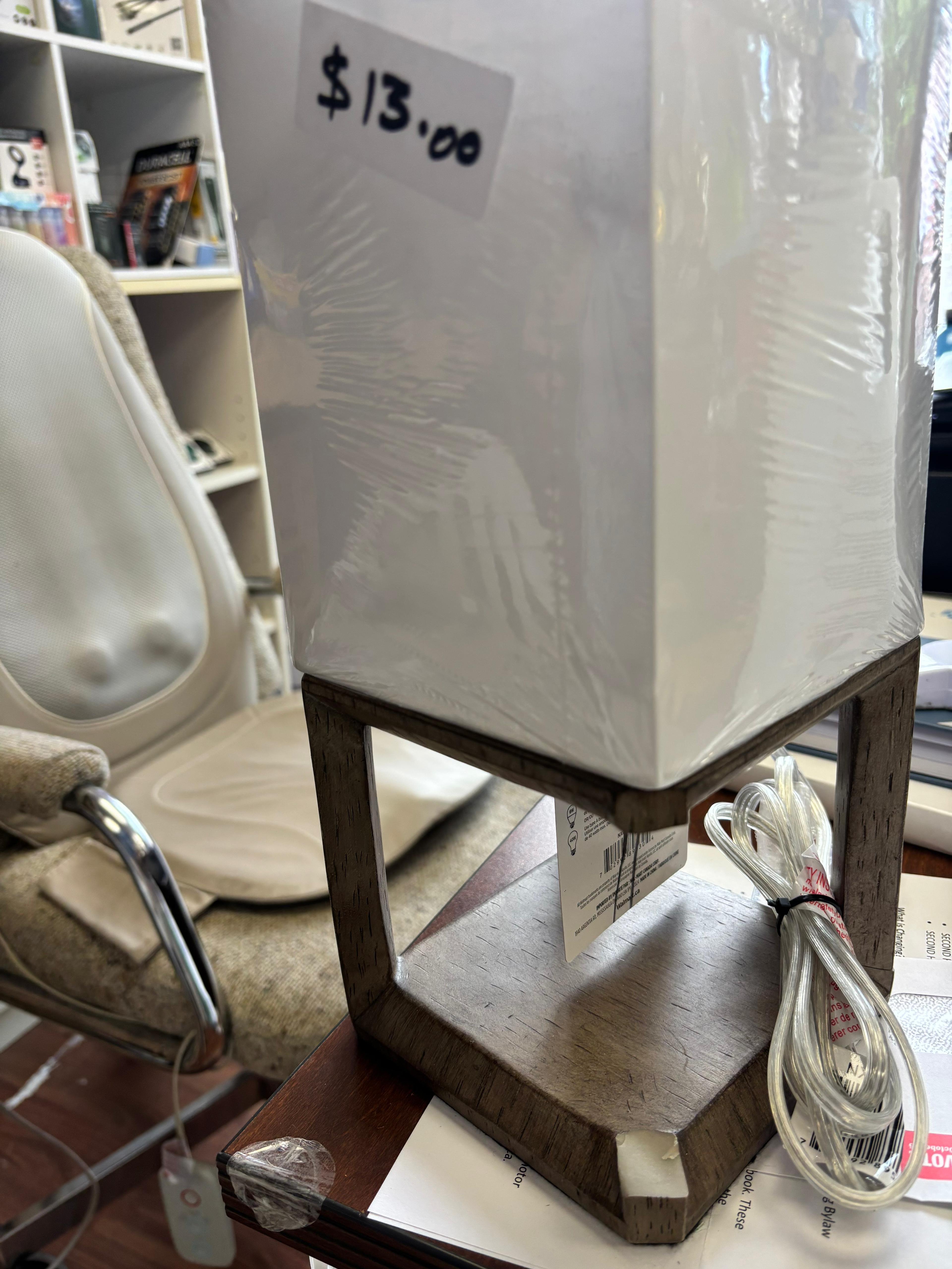Hometrends Accent Table Lamp - New - $13 - photo 2