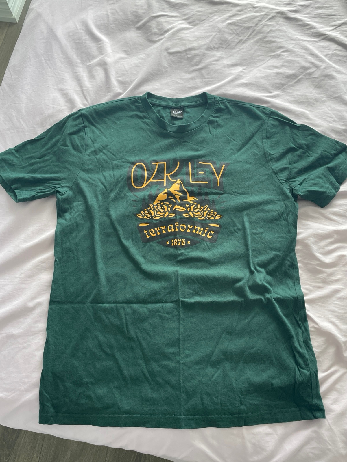 OAKLEY Graphic Tee 👕
