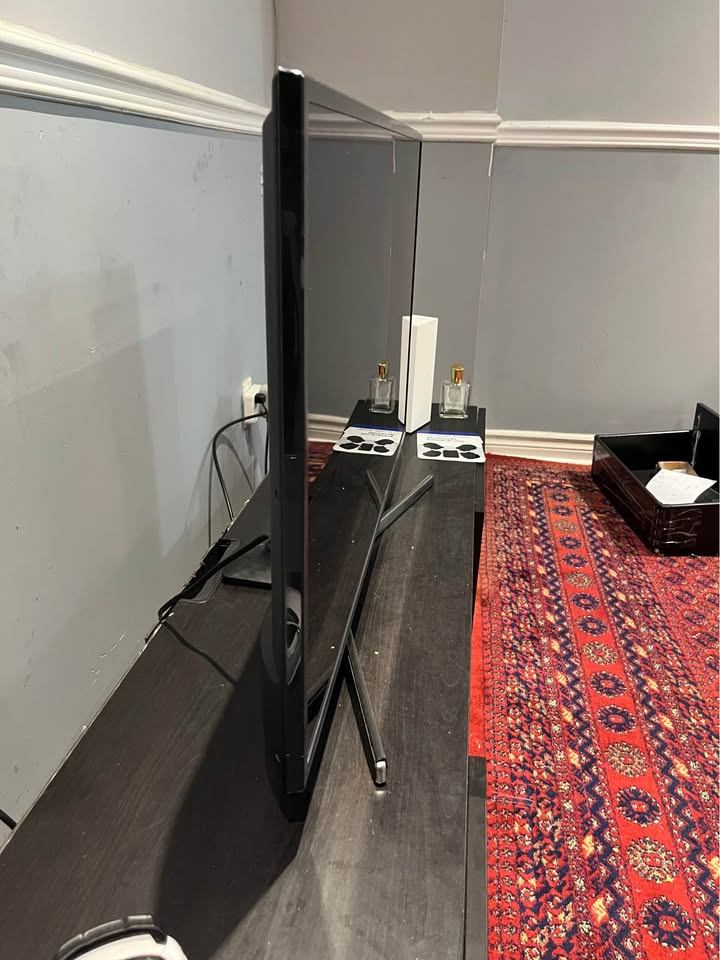 Moving Out Sale: Samsung Smart TV – Comes with 2 Remotes - photo 2