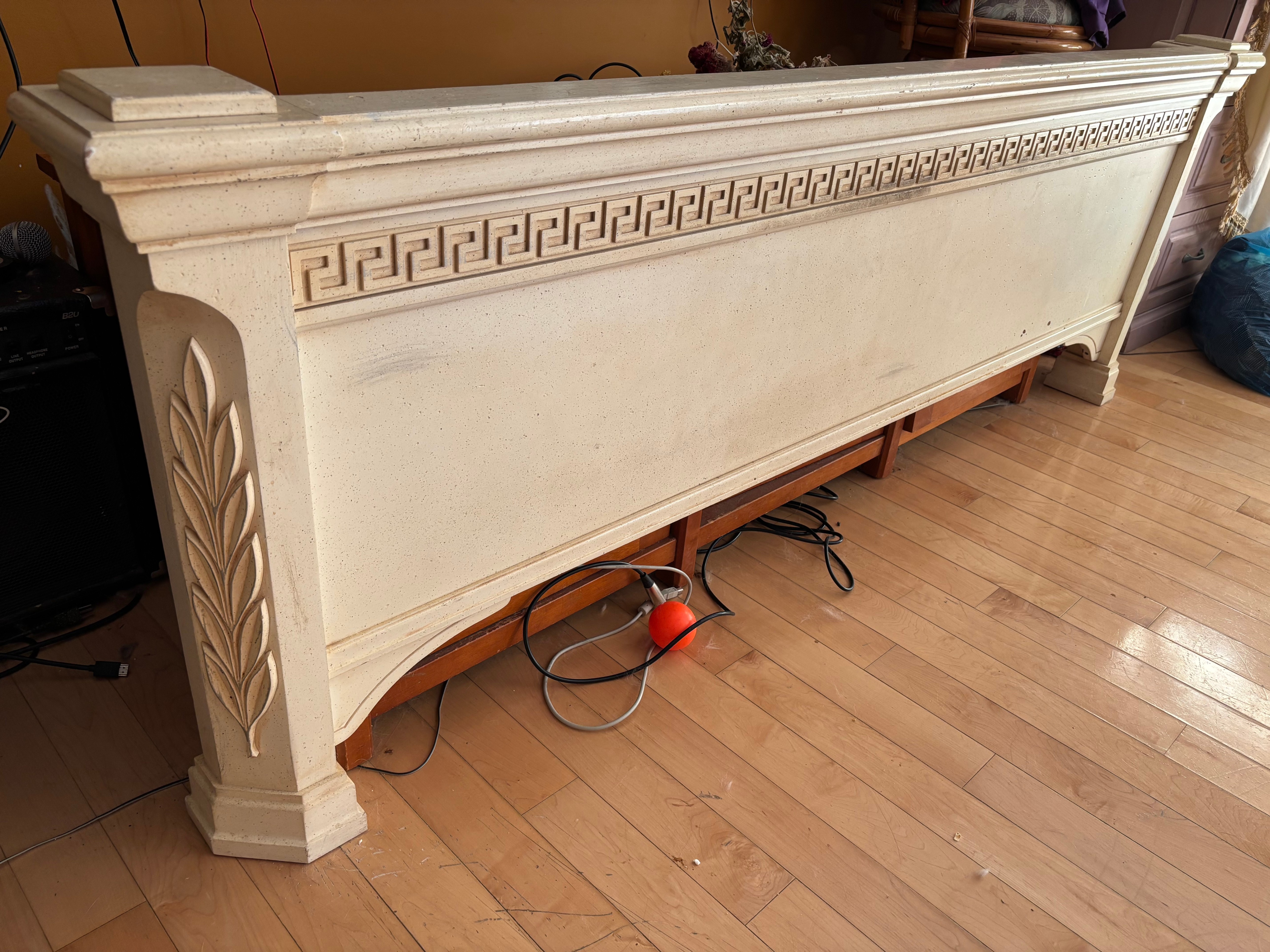 Pulaski Solid Wood King Bedroom Set — 6 Pieces — PICKUP ONLY - photo 3