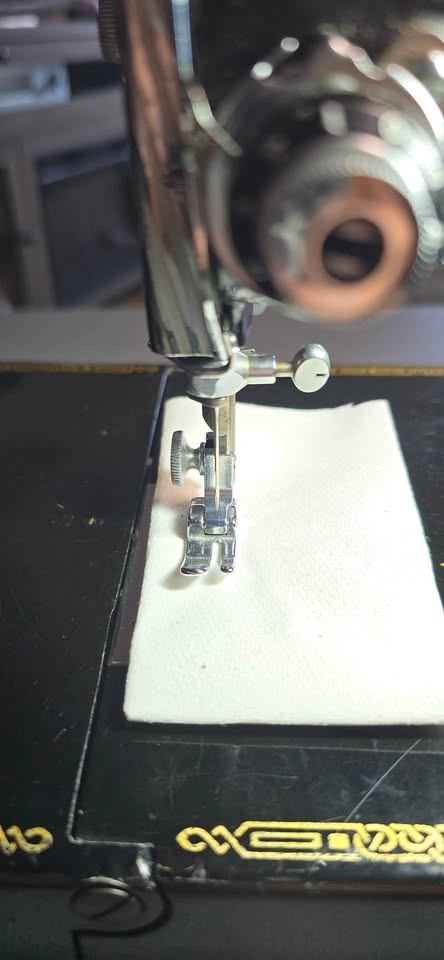 Singer 221K and accessories - photo 4