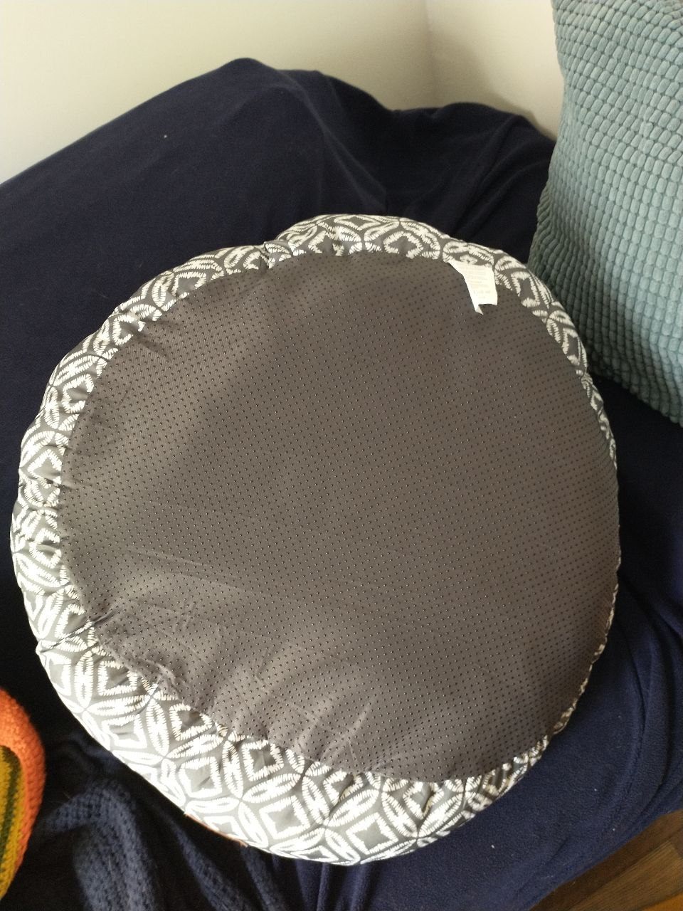 Medium-size comfy cat bed/pet bed - photo 2