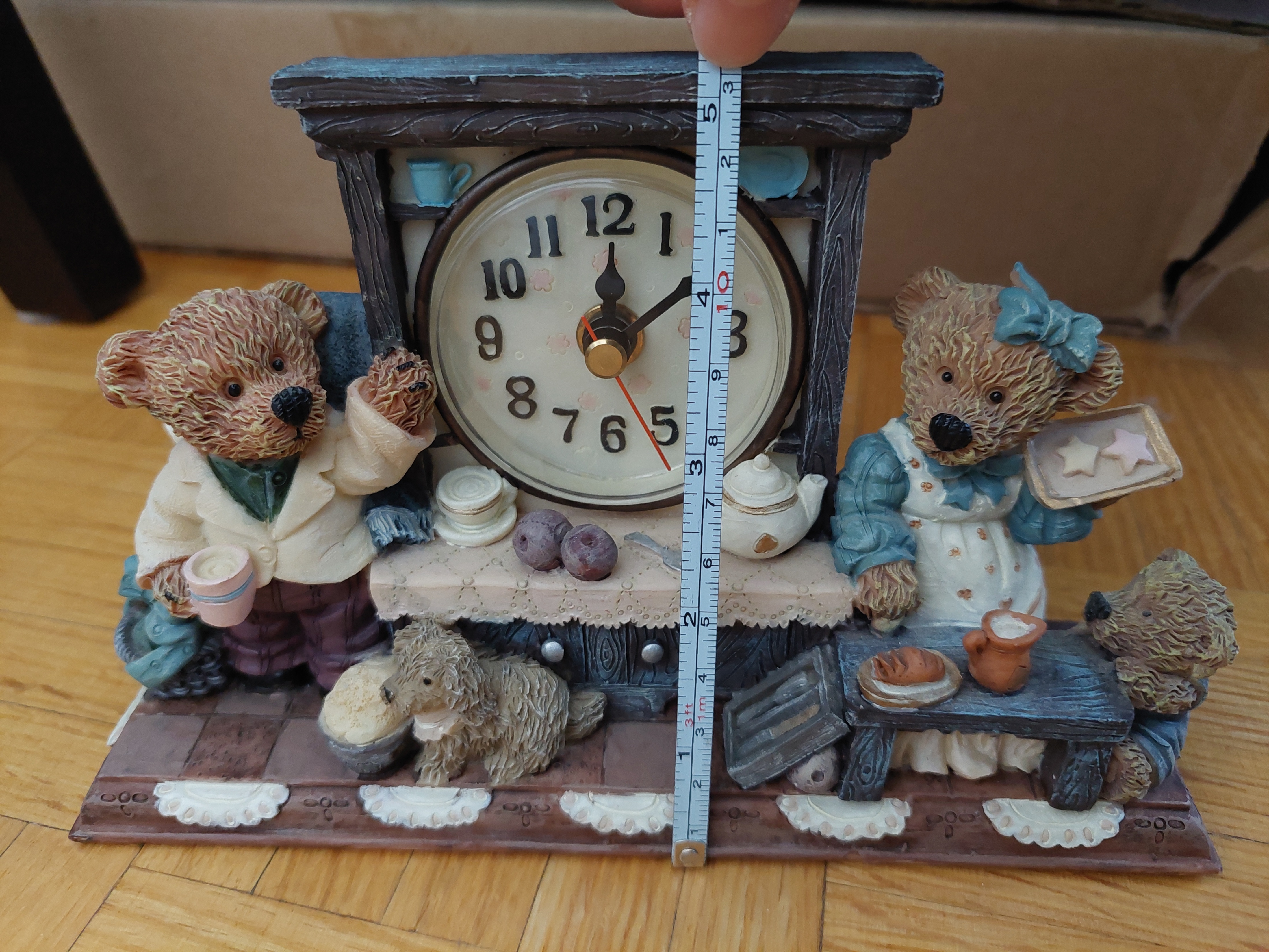 Vintage Resin Table Clock Cozy Teddy Bear Family Tea Time - photo 4