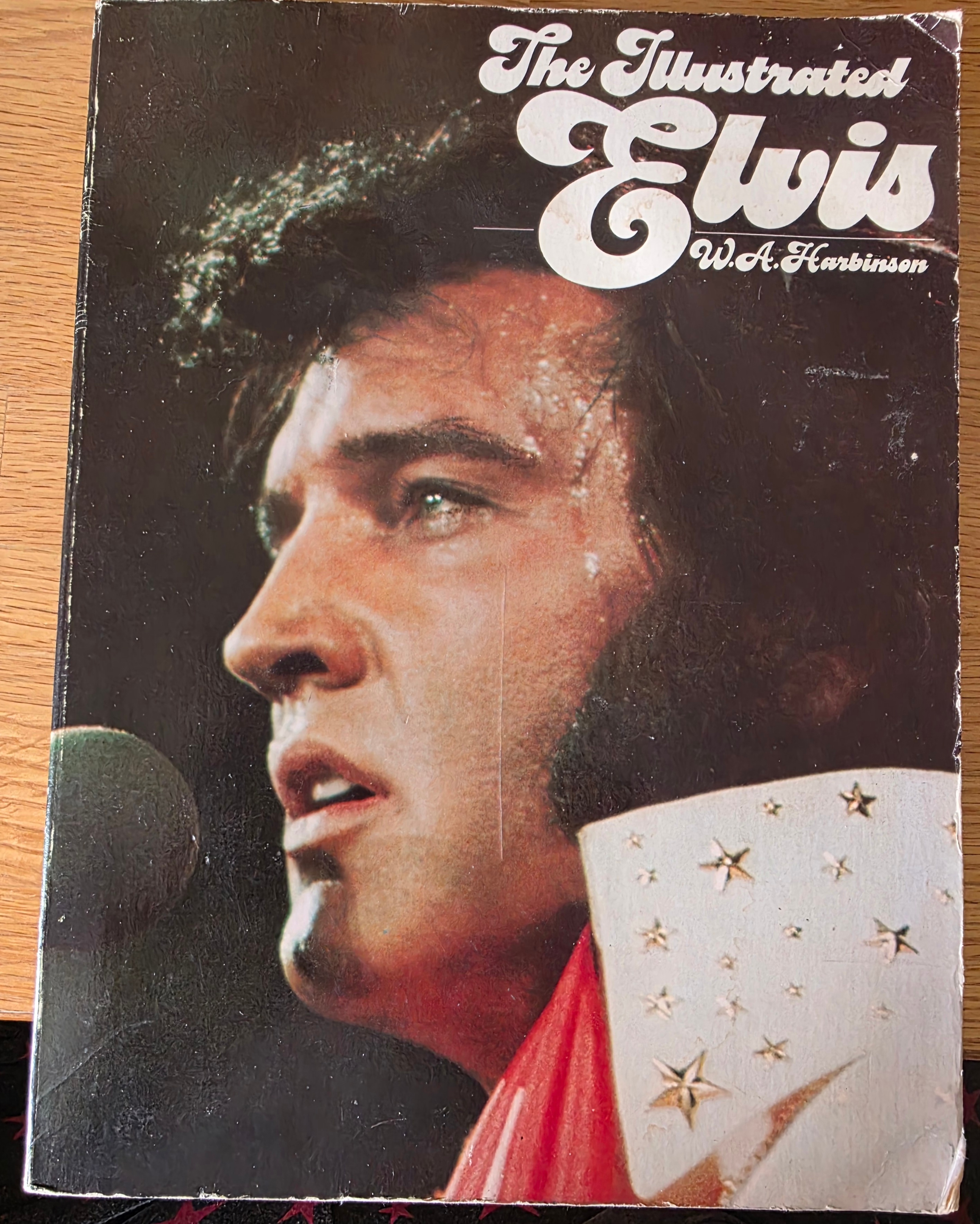 2 Elvis books with Bonus pack of Elvis playing cards - photo 2