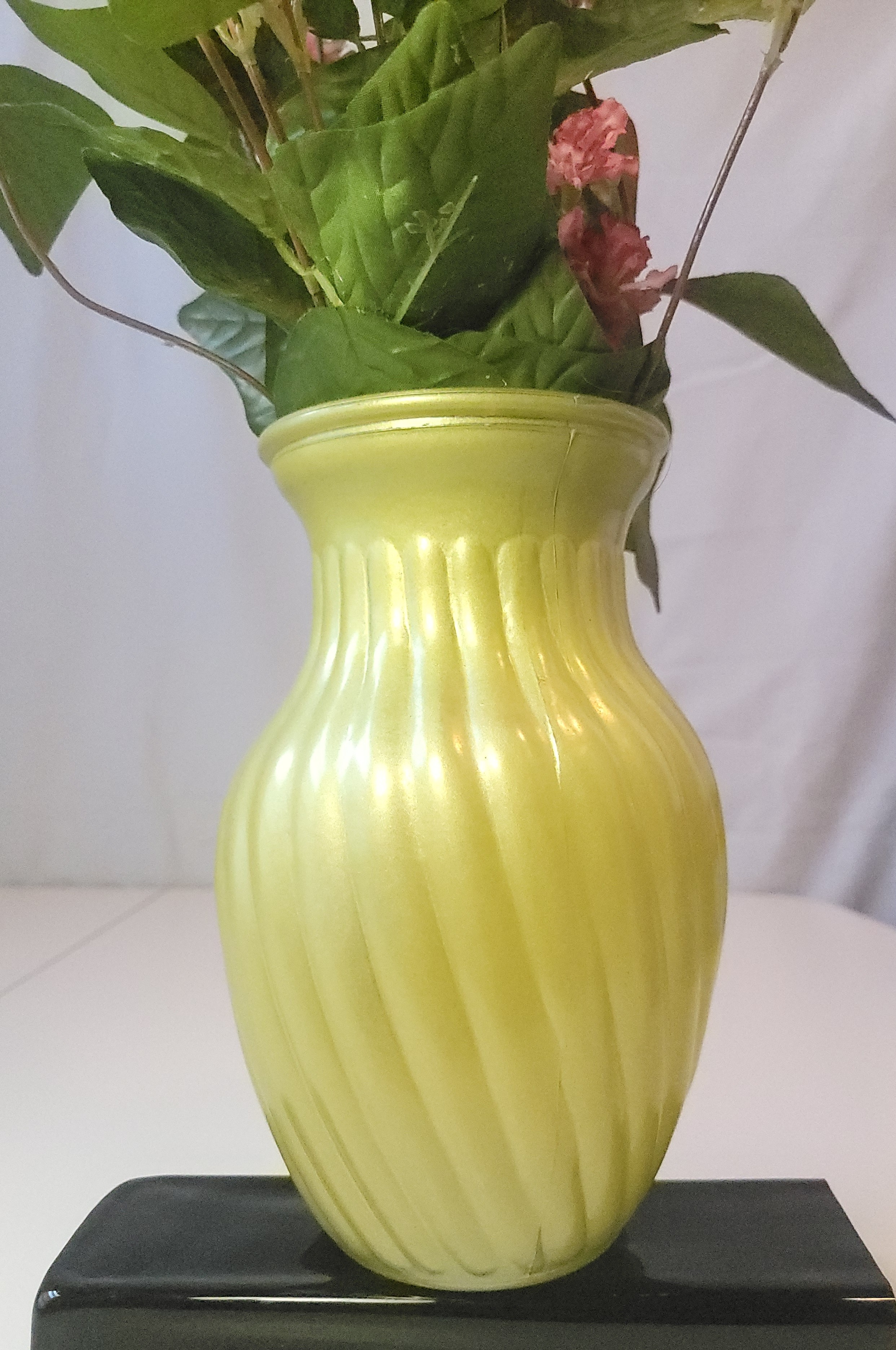 1974 Yellow Satin Glass Swirl Vase with Faux Floral Arrangement - photo 4