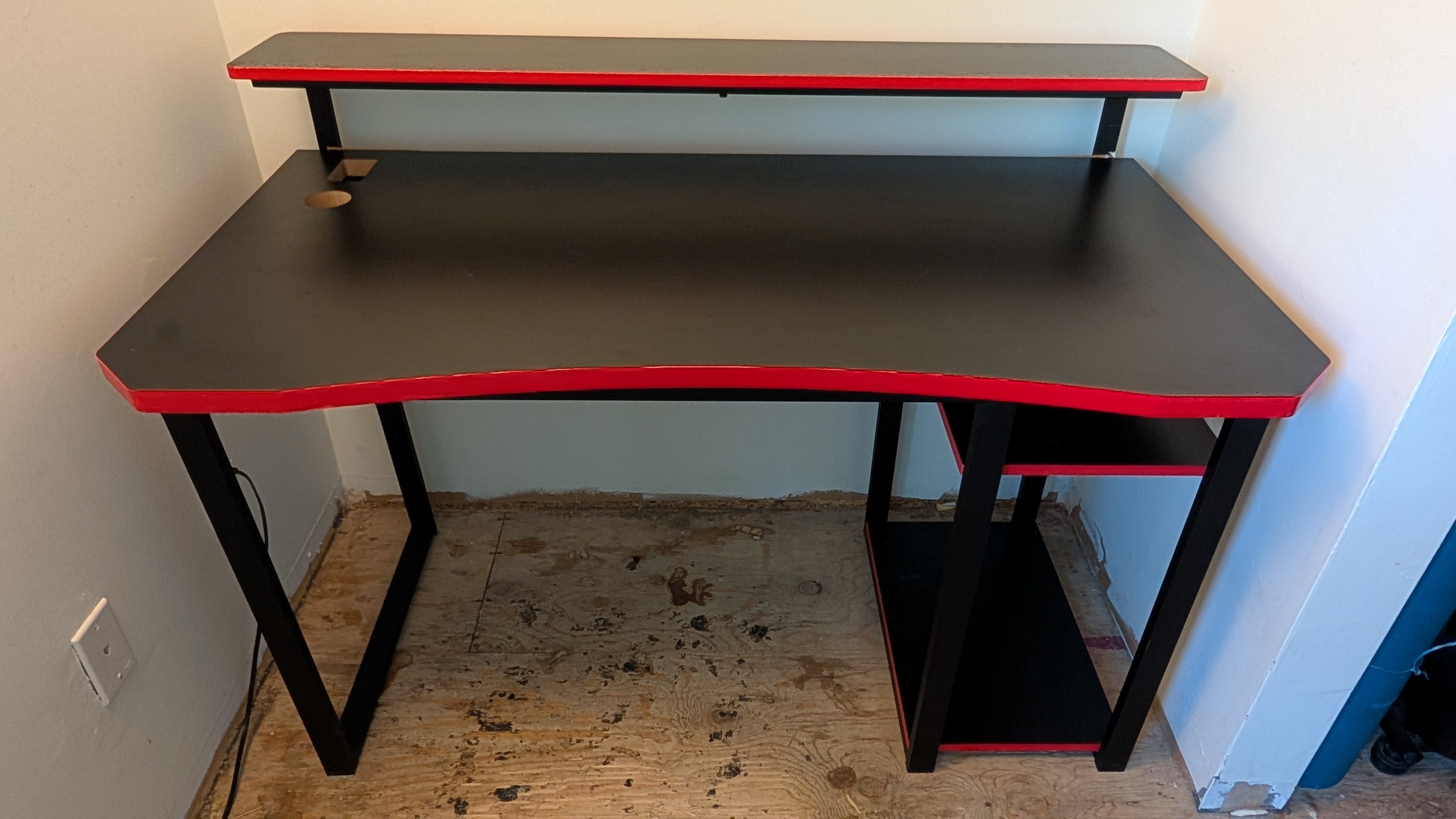 Black and Red Gaming Desk with Shelf - photo 3