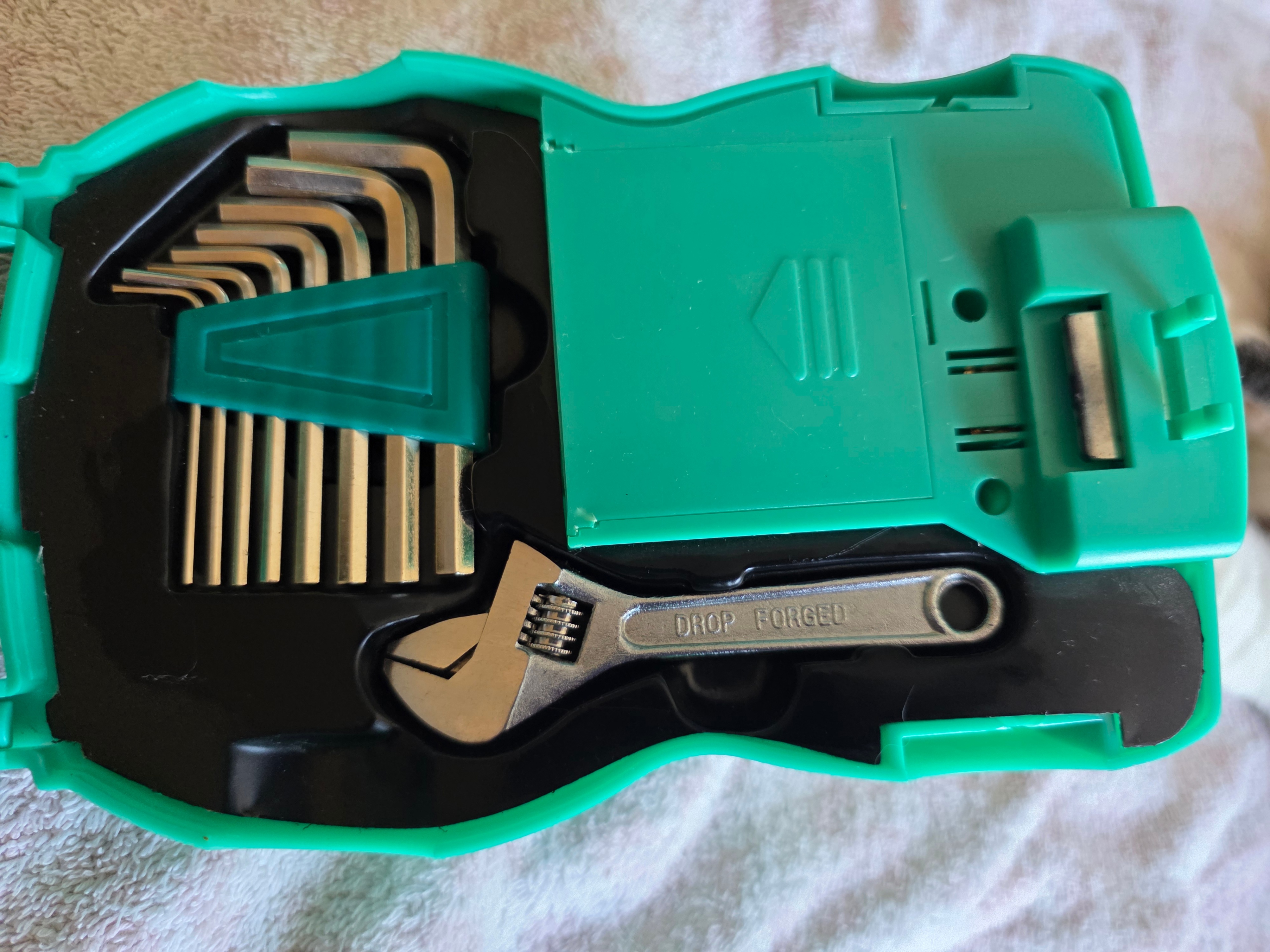 Car Shaped Tool Kit - photo 5