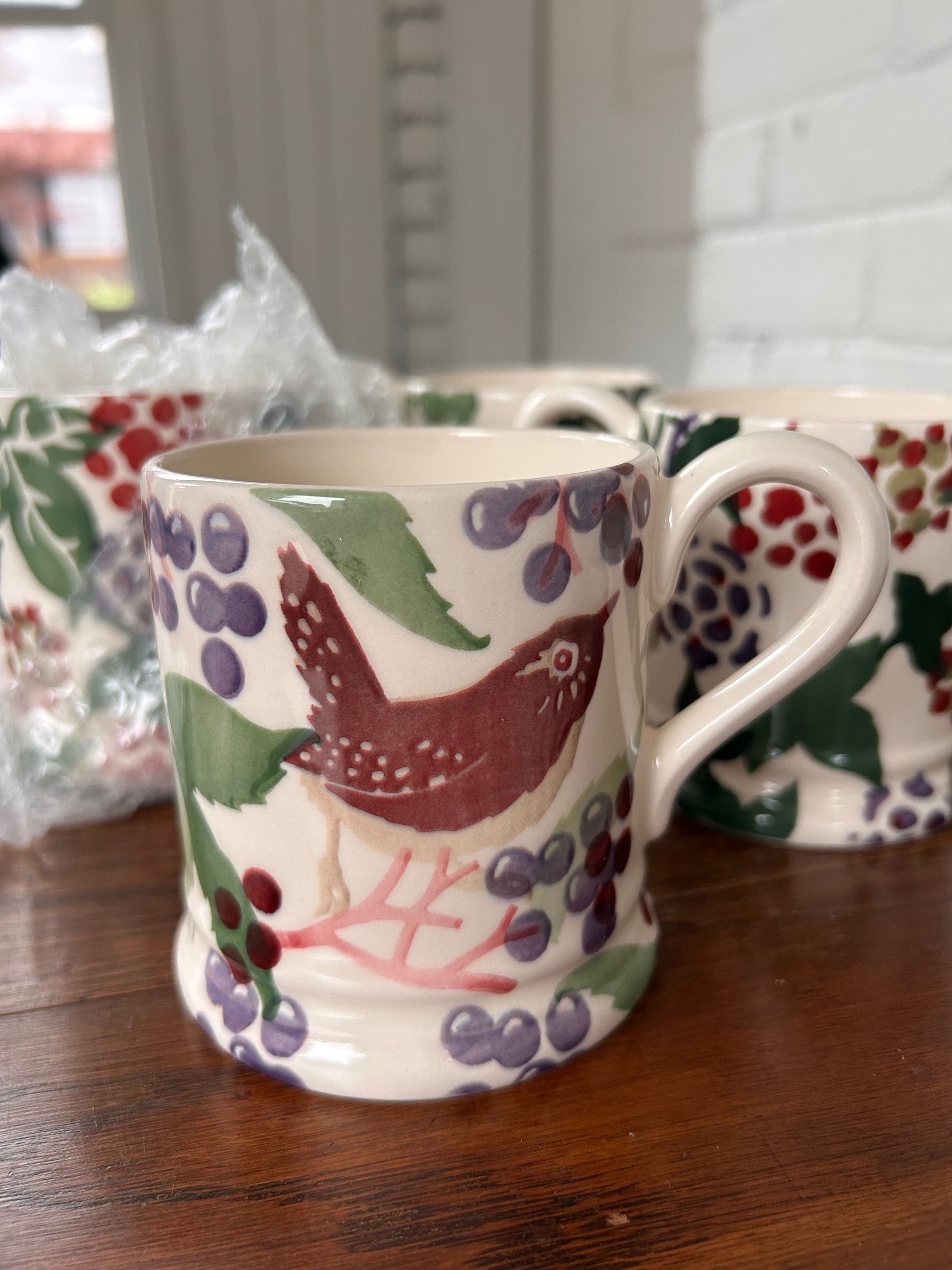 Set 4x Emma Bridgewater 1/2 Pint Mugs - Seconds Christmas Ivy - photo 2