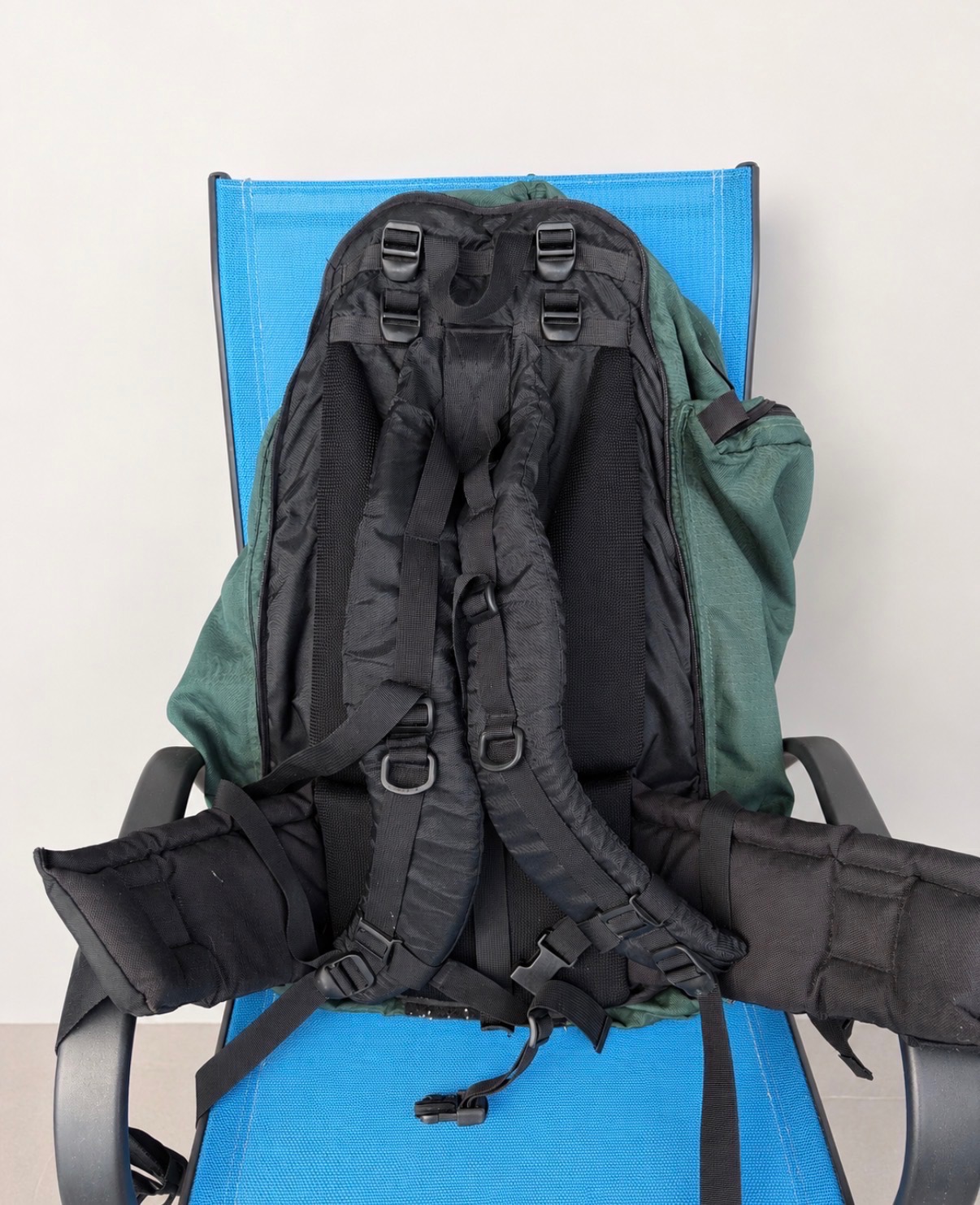 Woods Travel 4000 Backpack – Green Hiking/Travel Backpack - photo 2