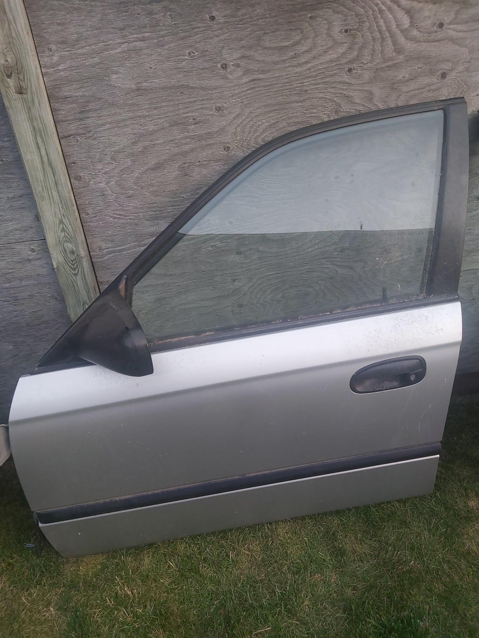 1998 Honda Silver Car Doors - photo 2