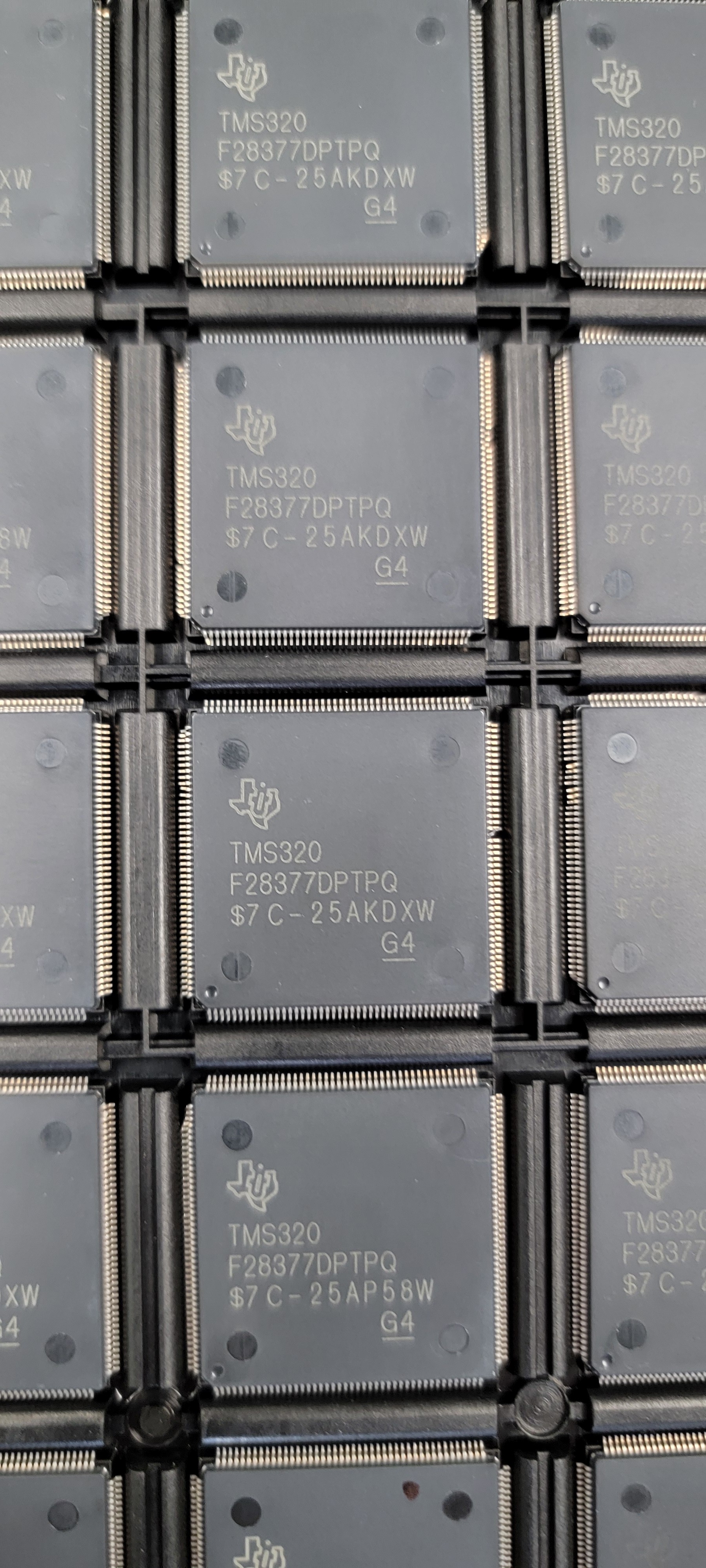 Texas Instruments TMS320F28377DPTPQ Microcontroller - photo 4