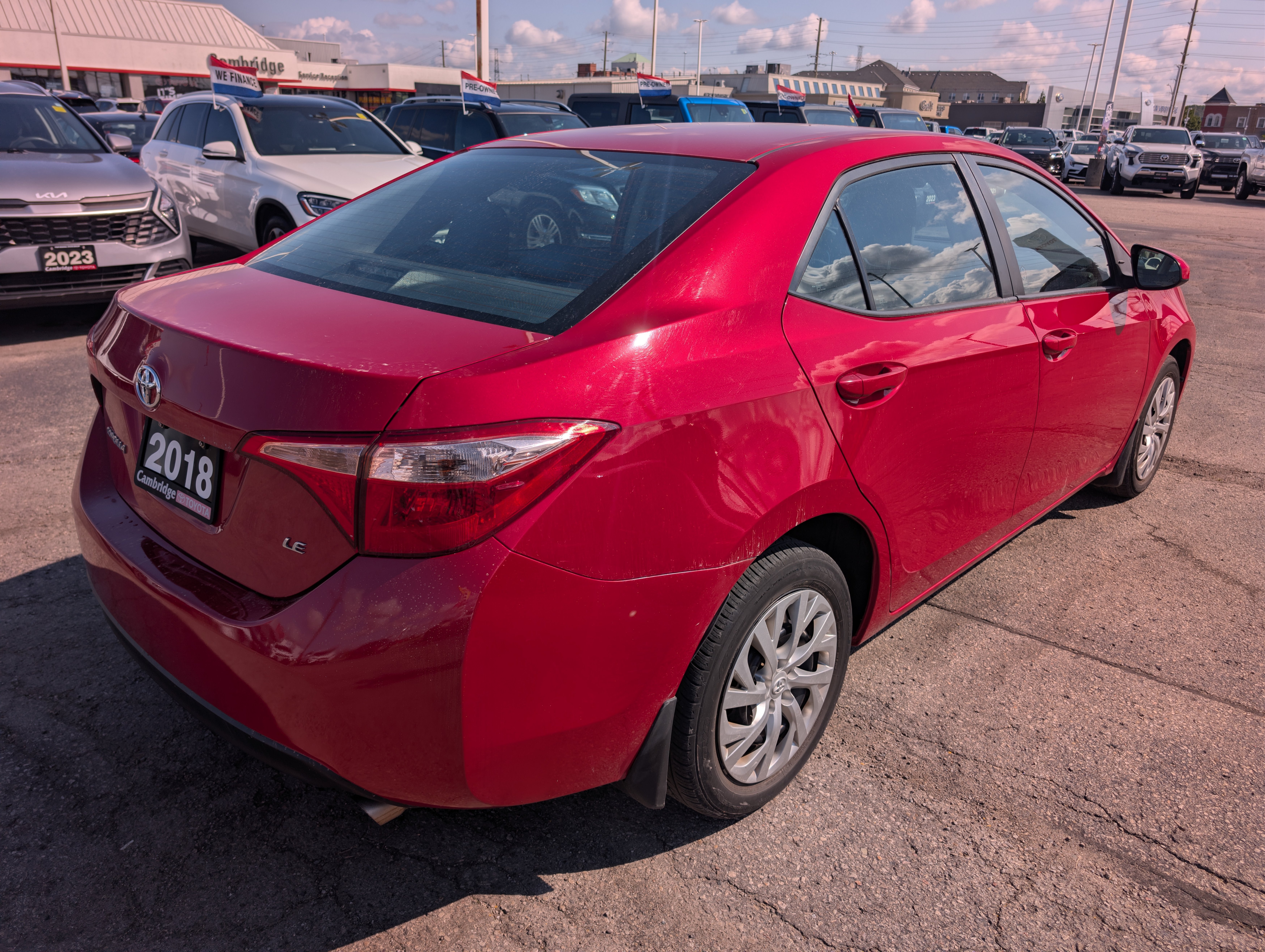 2018 Toyota Corolla LE - photo 2