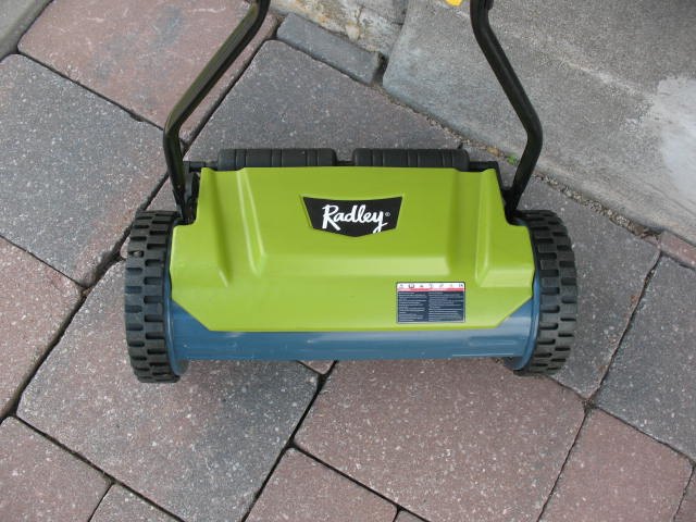 Radley 14 Inch Reel Lawnmower, LIKE NEW - photo 2