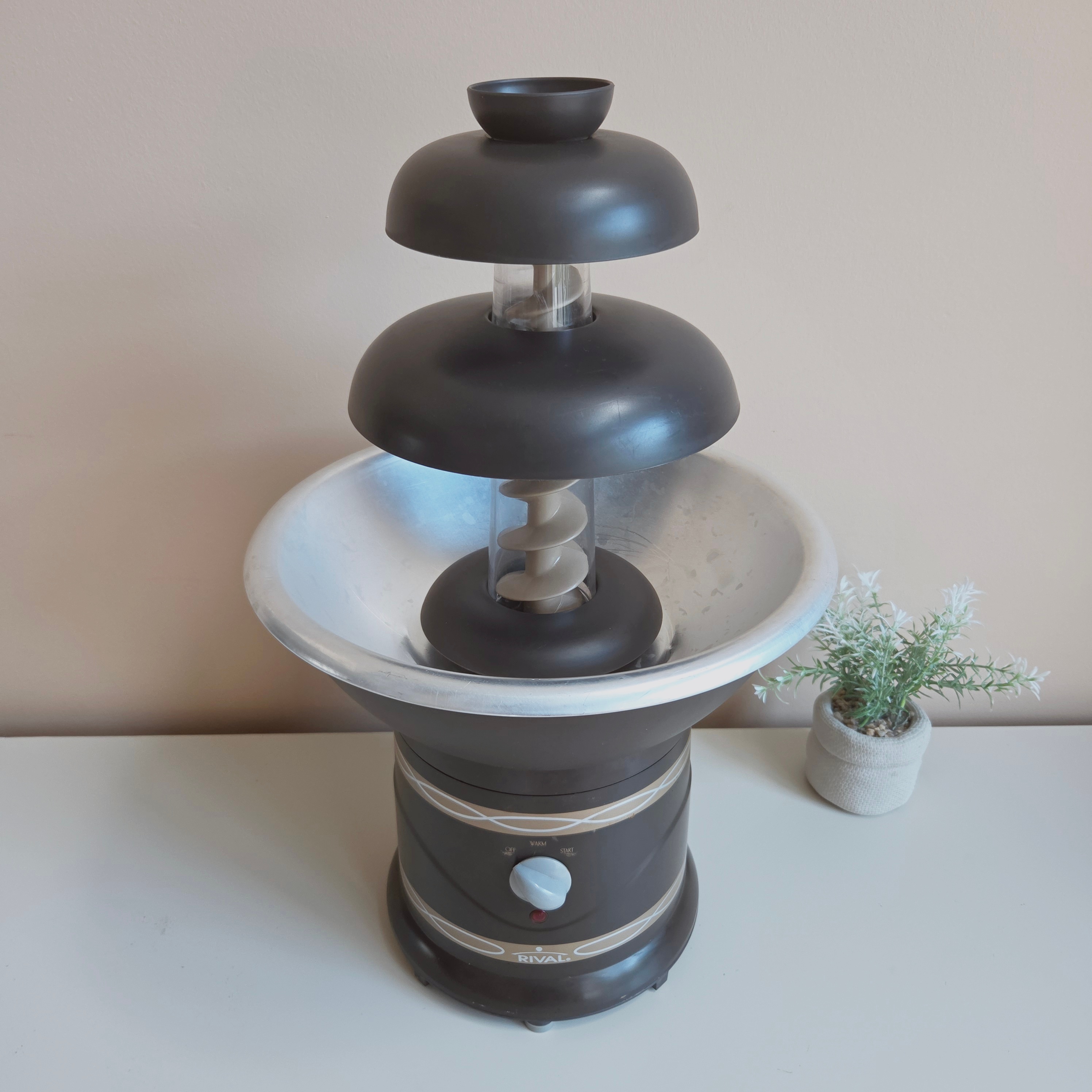 Chocolate Fountain - Large Heated Rival Fountain - Pre-Loved! 🍫