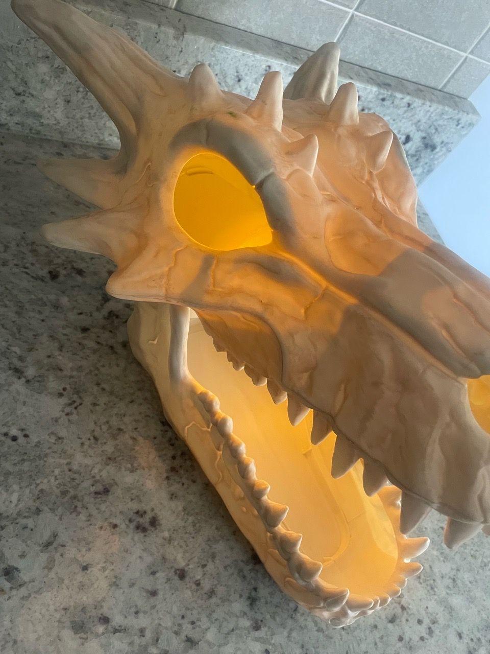 NEW - LED Light Up Dragon Plastic Skull With Moving Jaws - photo 2
