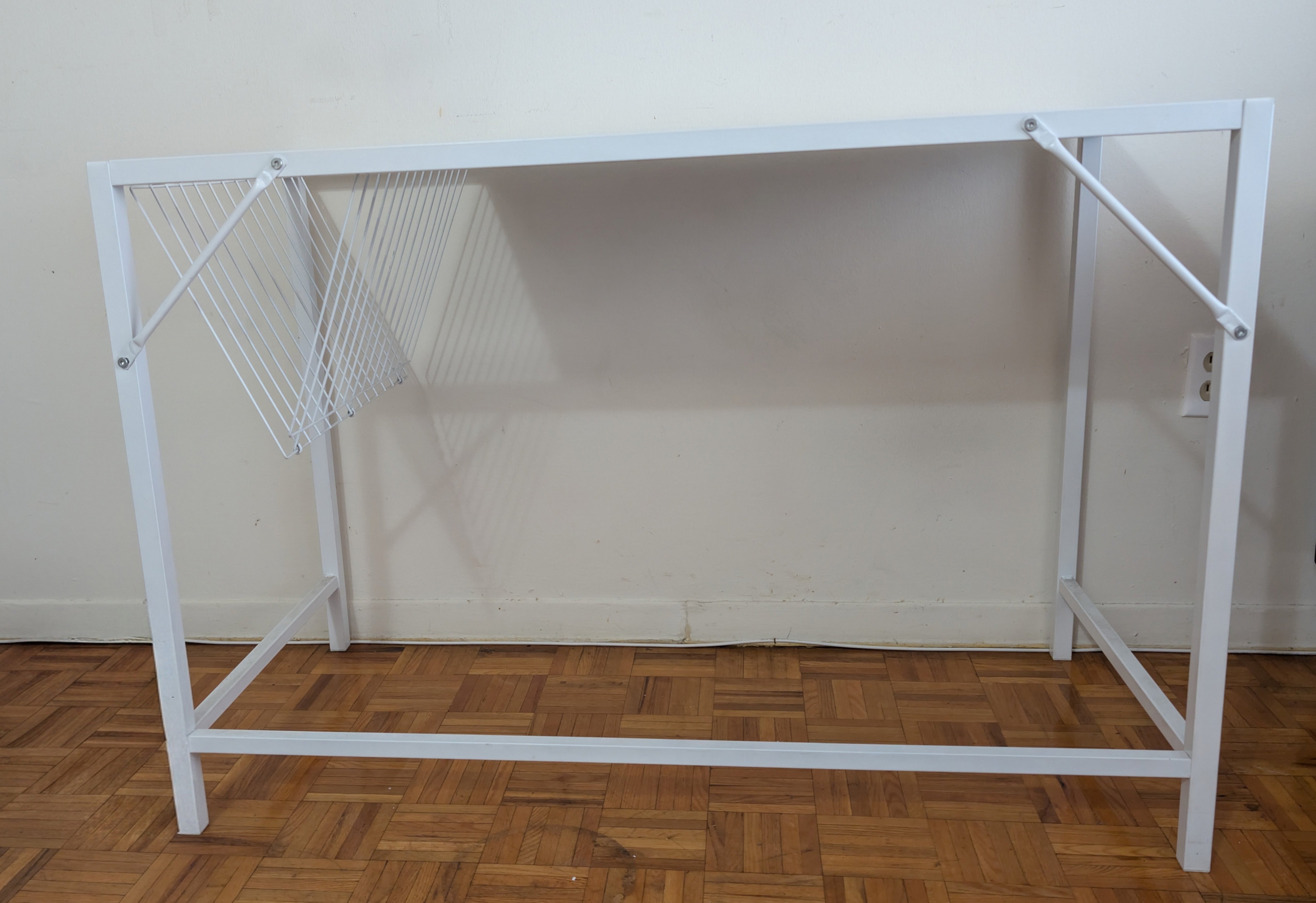 ❗❗MOVING OUT SALE❗❗White Rectangle  Metal Frame Computer Desk - photo 2