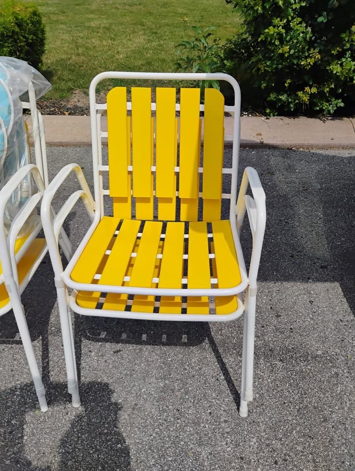 Vintage 80s Heavy Duty Yellow/White Patio Chairs w/Covers NEW!!! - photo 2