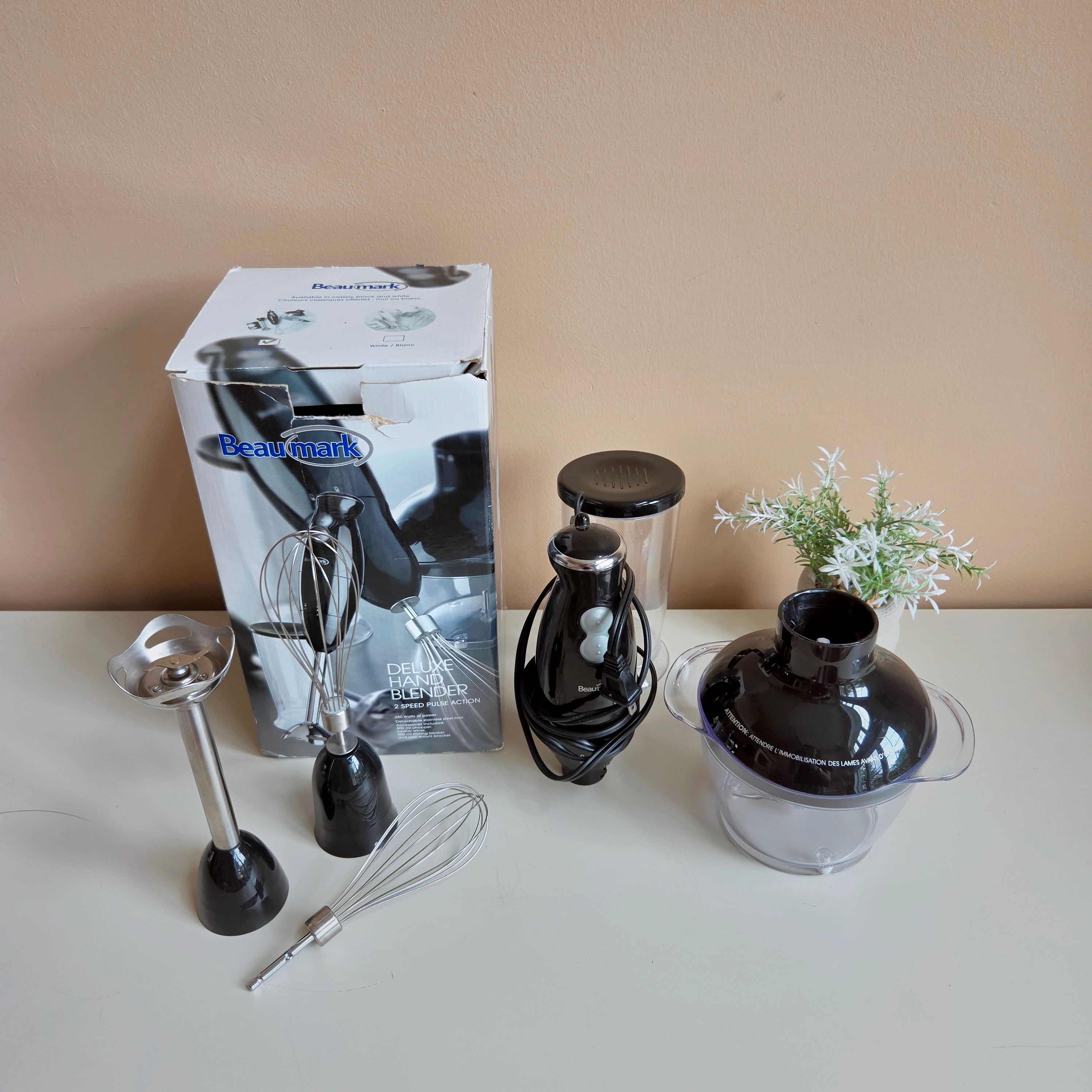 Beaumark - Deluxe 2-Speed Electric Blender - Pre-Loved! 🎂