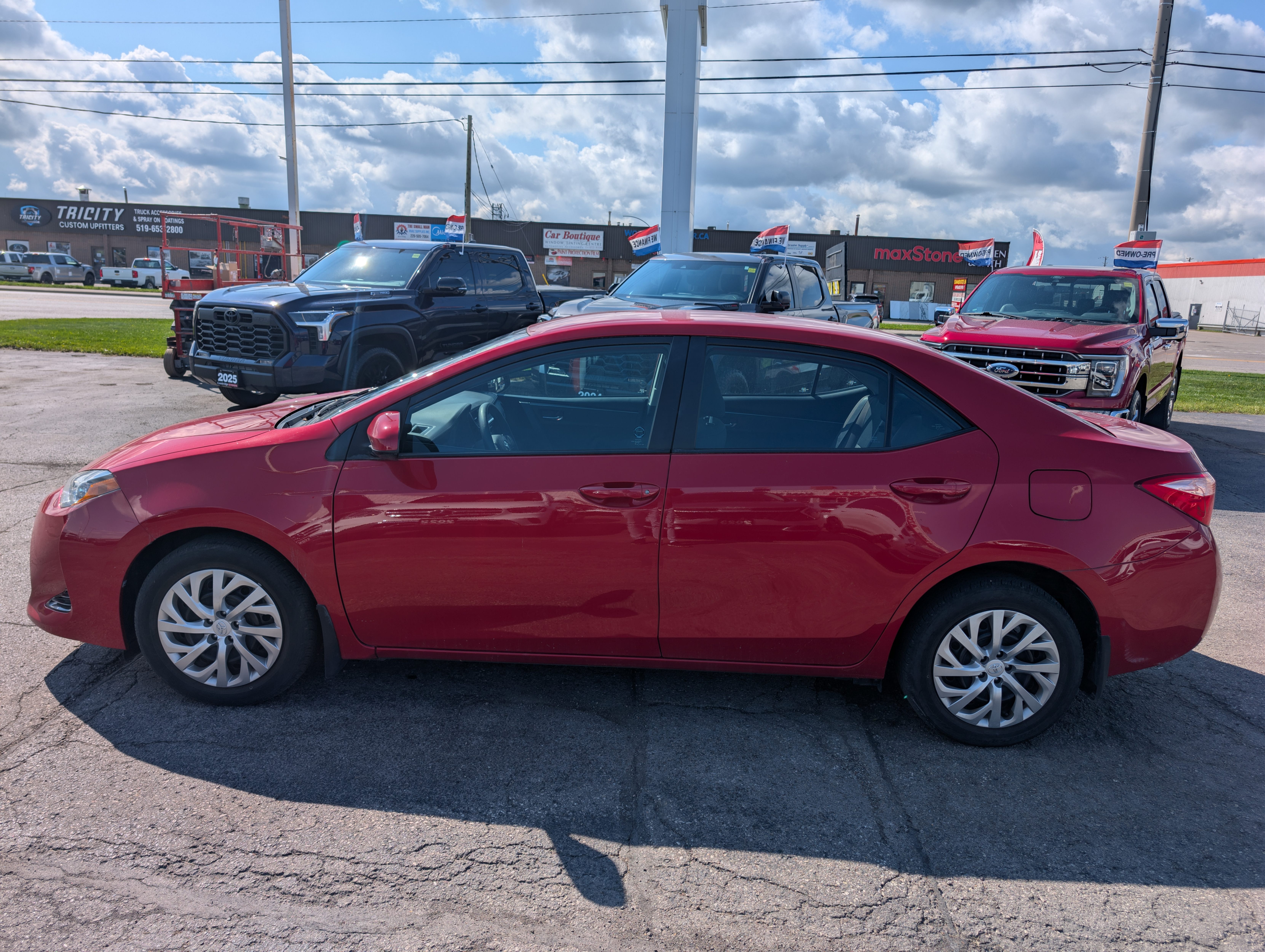 2018 Toyota Corolla LE - photo 3