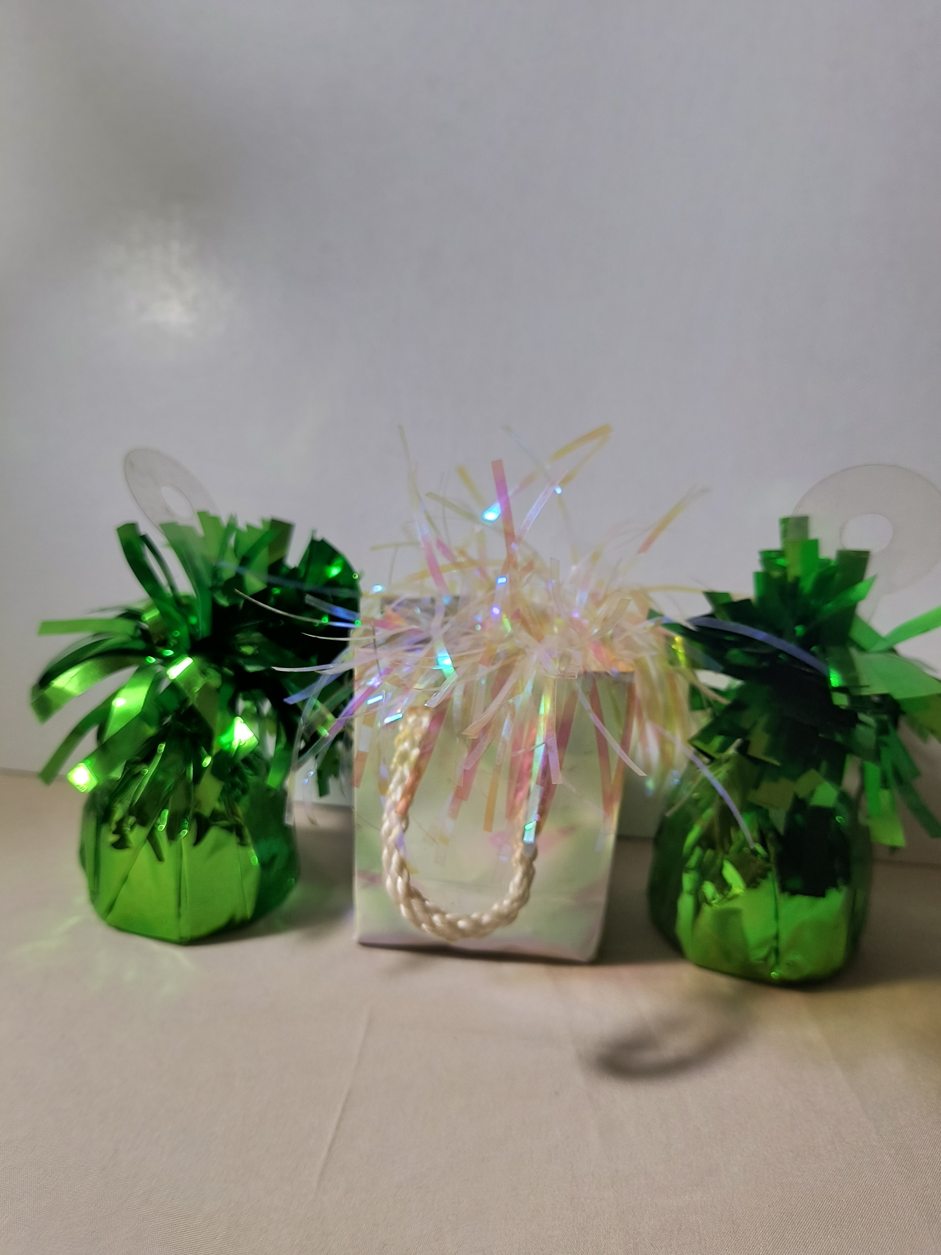 3x Party Balloon Weight Lot: Iridescent Gift Bag & Foils! - photo 3