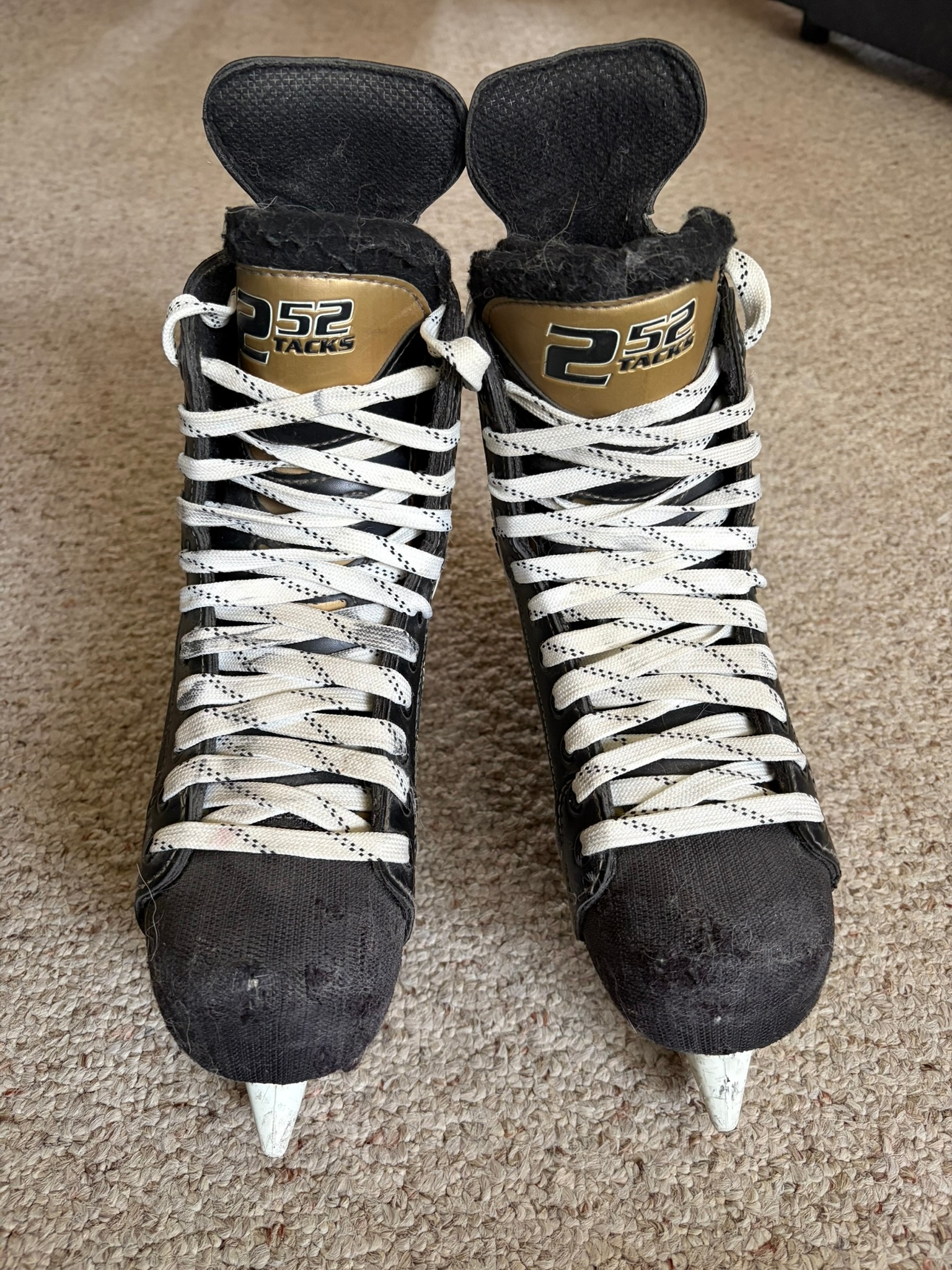 🏒 VINTAGE CCM 252 TACKS HOCKEY SKATES — $40 🏒