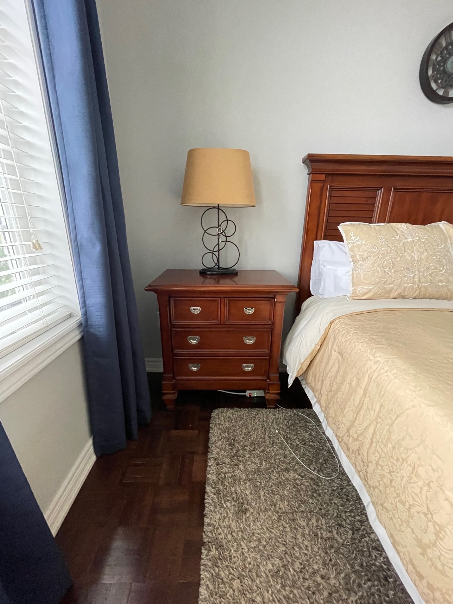 Cindy Crawford Home Queen Bedroom Set - photo 3