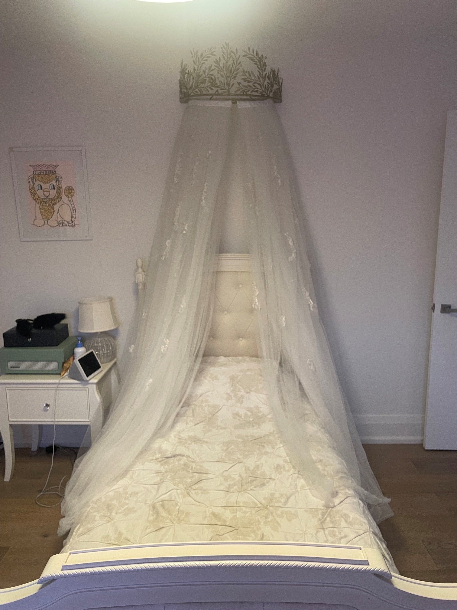 Pottery Barn - Gold Leaf Crown Bed Canopy