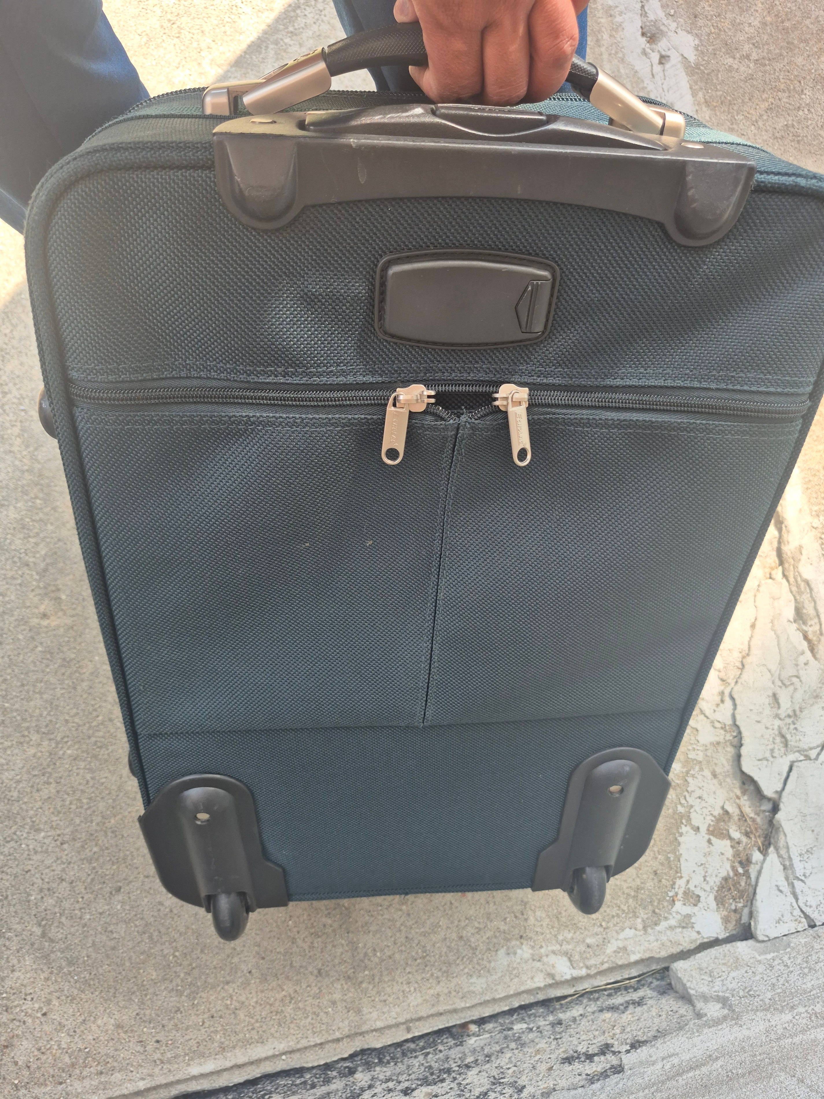 Echolac Rolling Suitcase / Luggage – Approx. 22” - photo 4