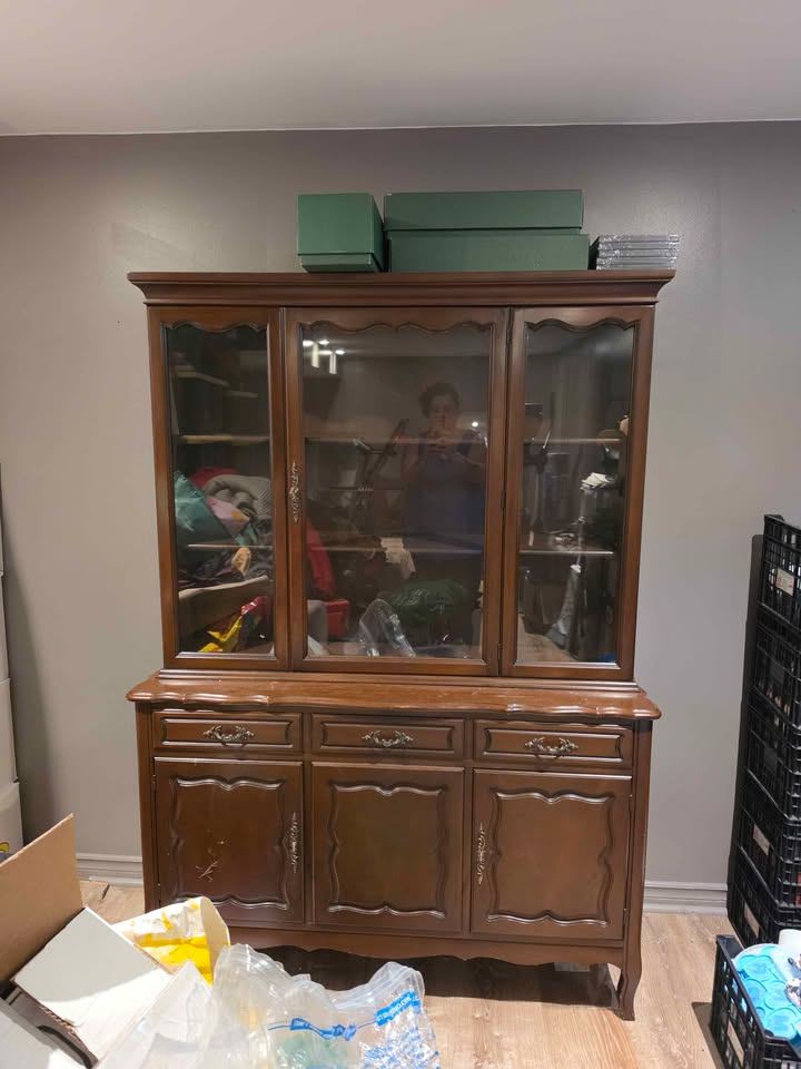 Dinning Hutch / Cabinet - photo 2