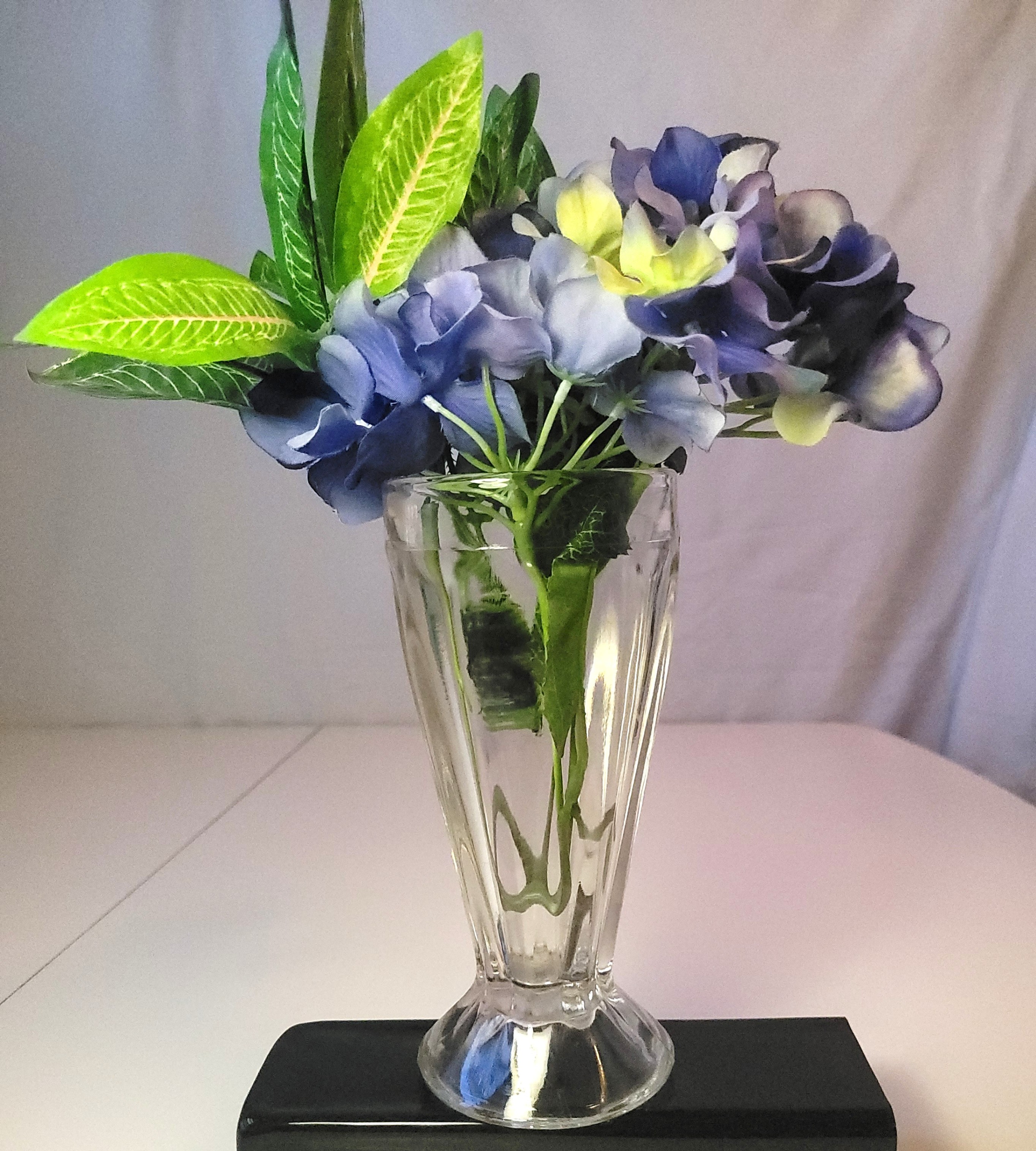 1968 E.O. Brody Clear Glass Paneled Footed Trumpet Flower Vase