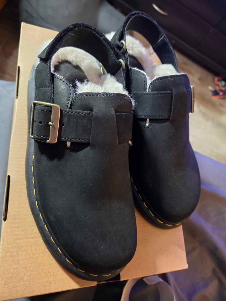 Womens Sz9 Doc Martens - BRAND NEW