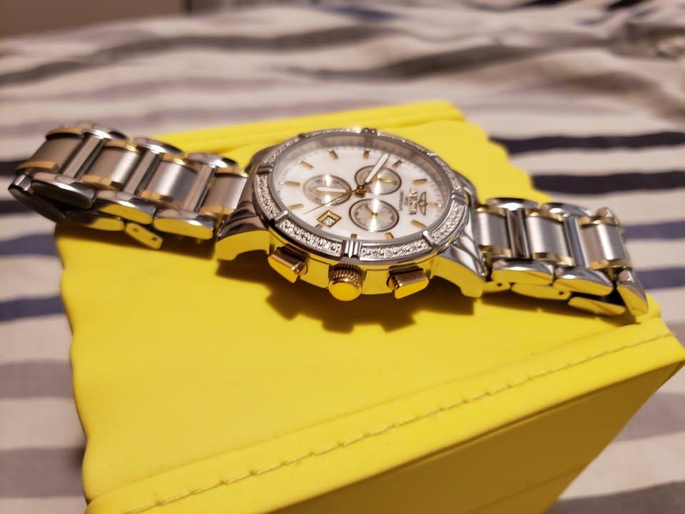 Invicta Watch mother-of-pearl face w/diamond accents. Like new. - photo 2