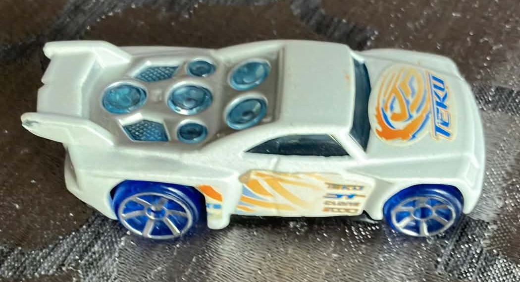 2005 McDonalds Bassline Hot Wheels Car - photo 2